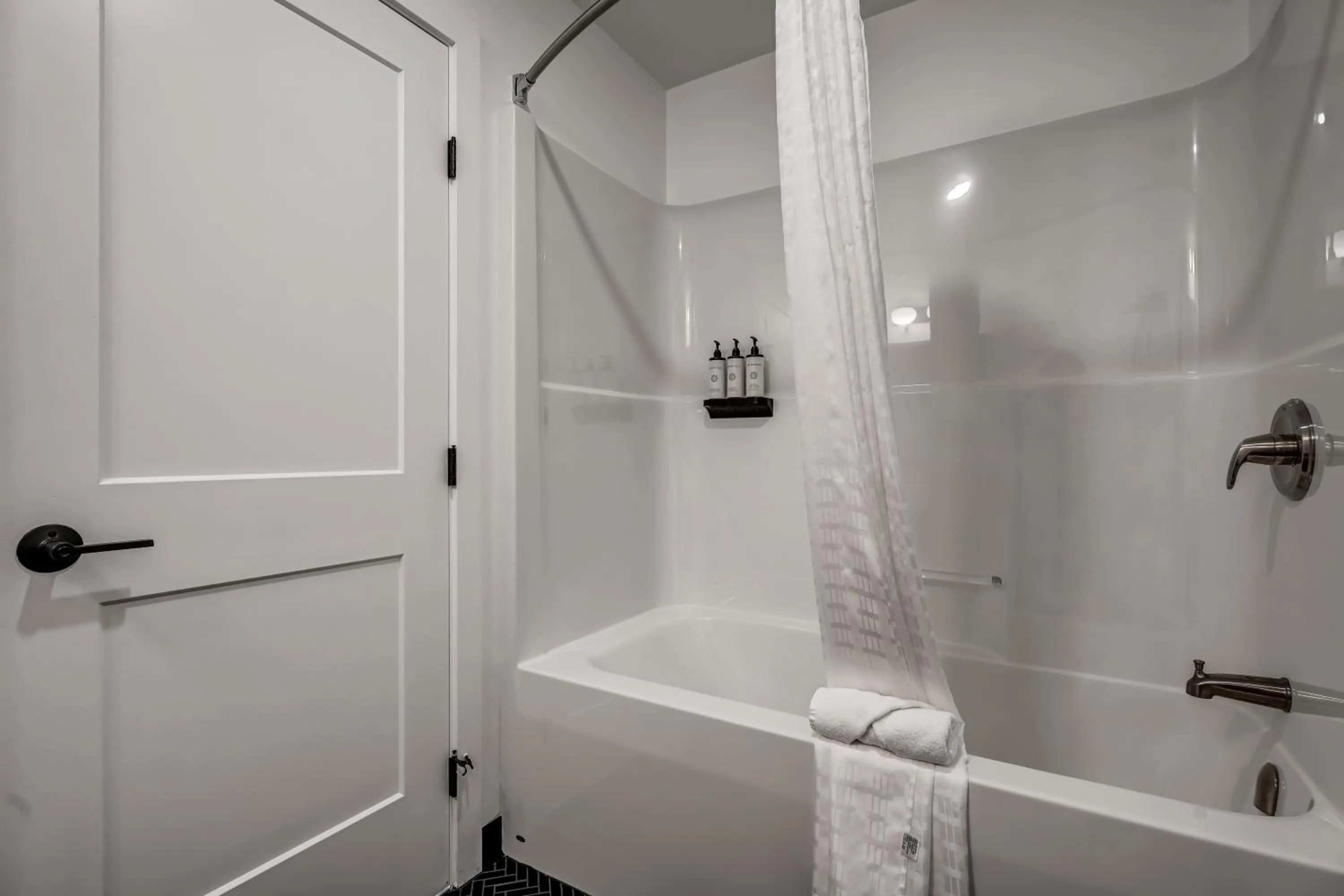 Bath in Raven Inn Whitehorse