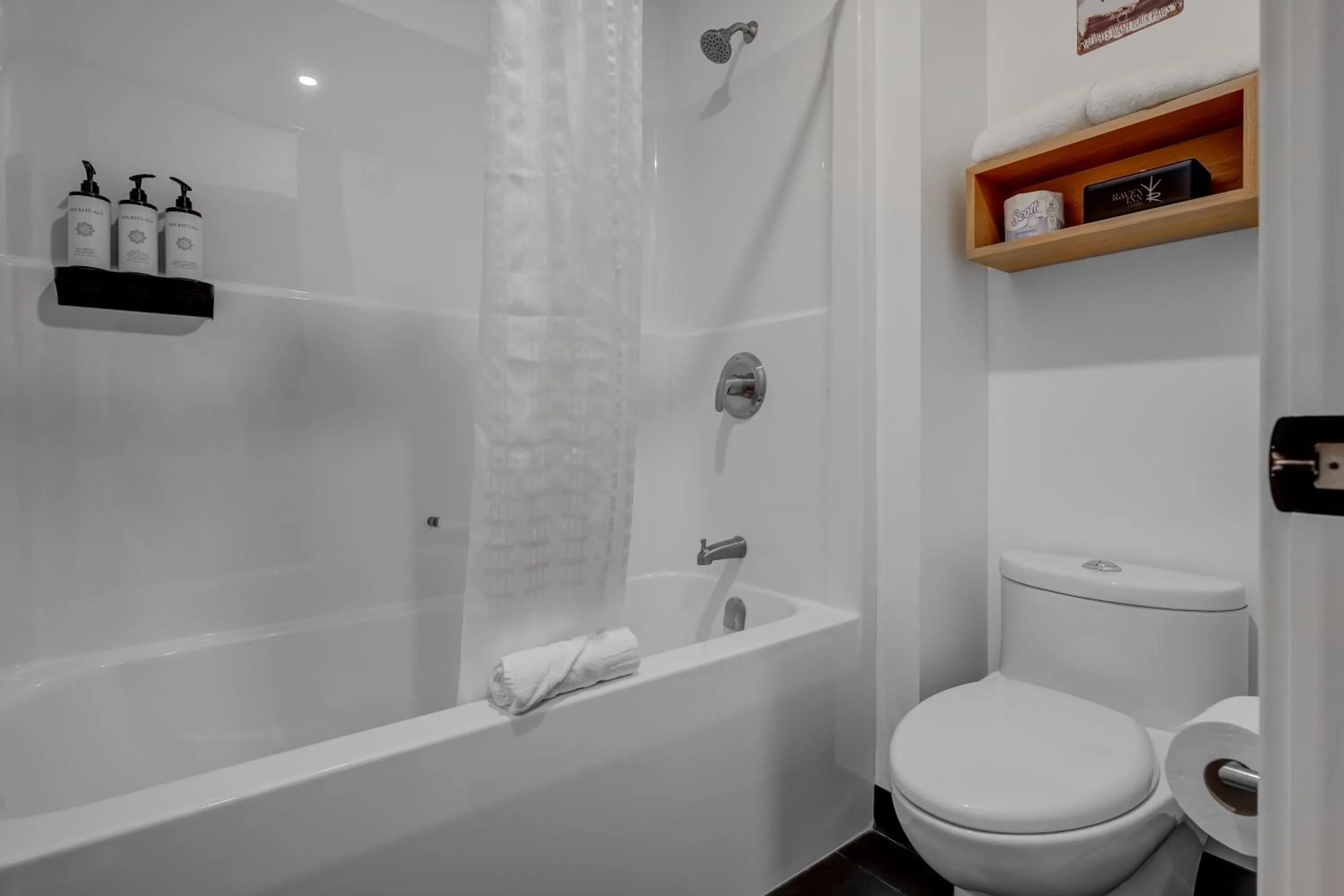 Shower in Raven Inn Whitehorse