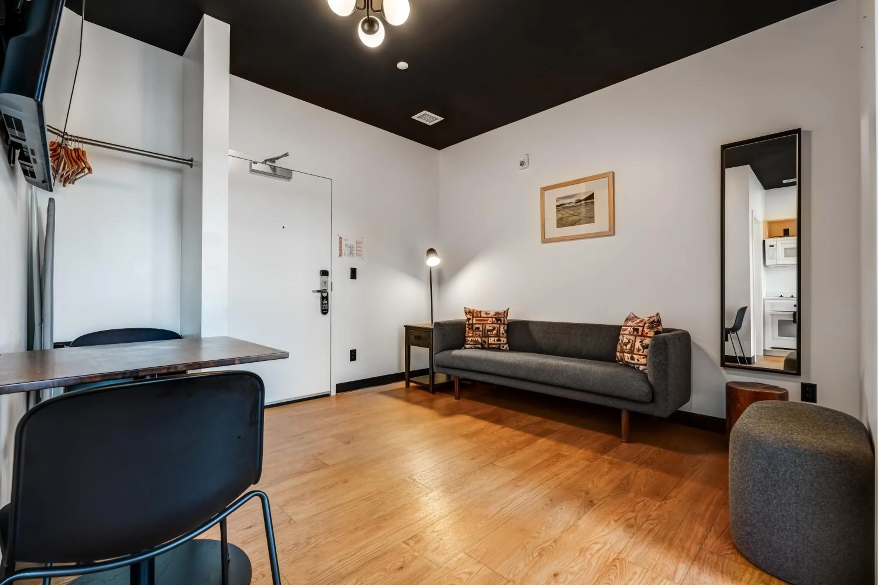 TV and multimedia in Raven Inn Whitehorse