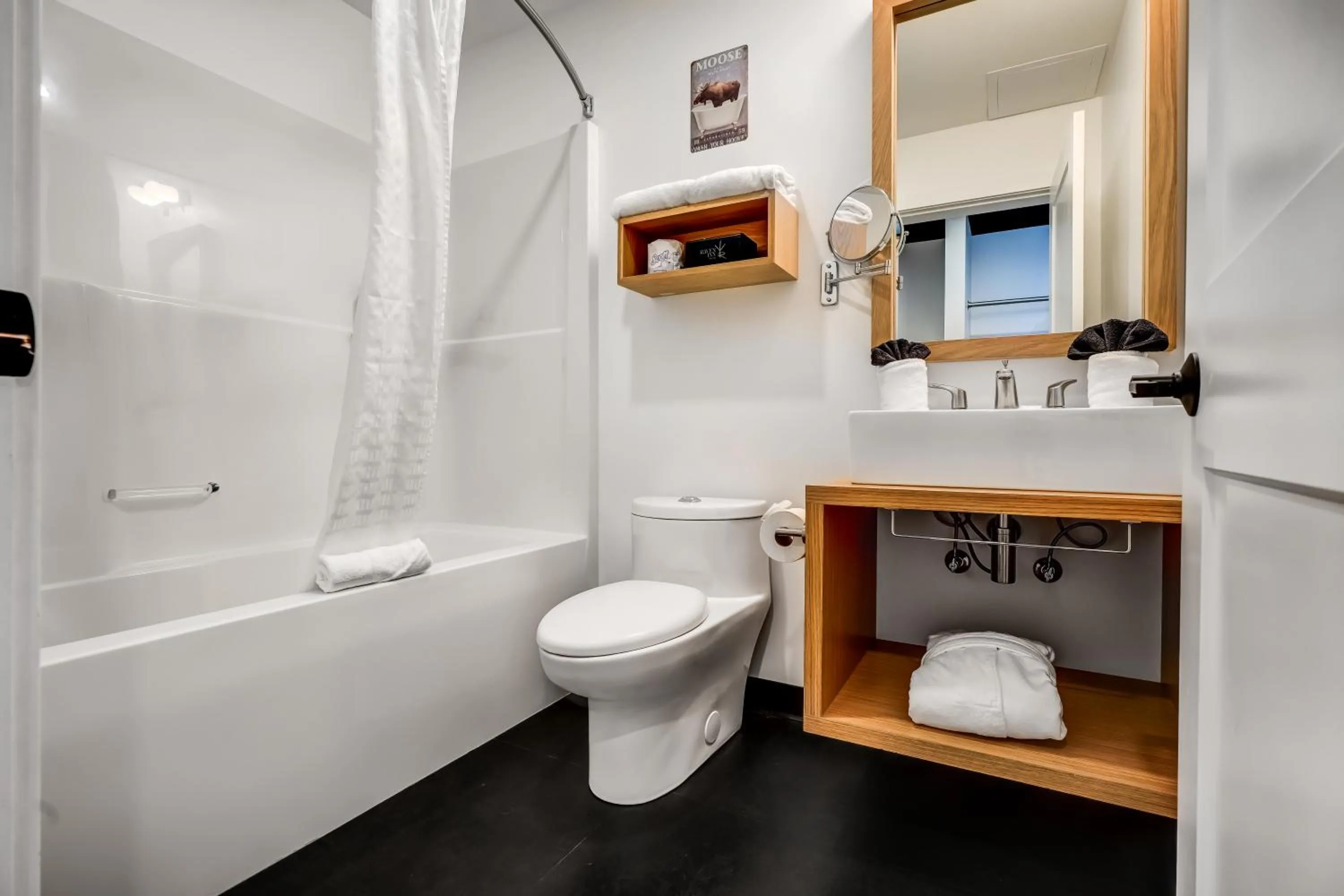 Toilet in Raven Inn Whitehorse