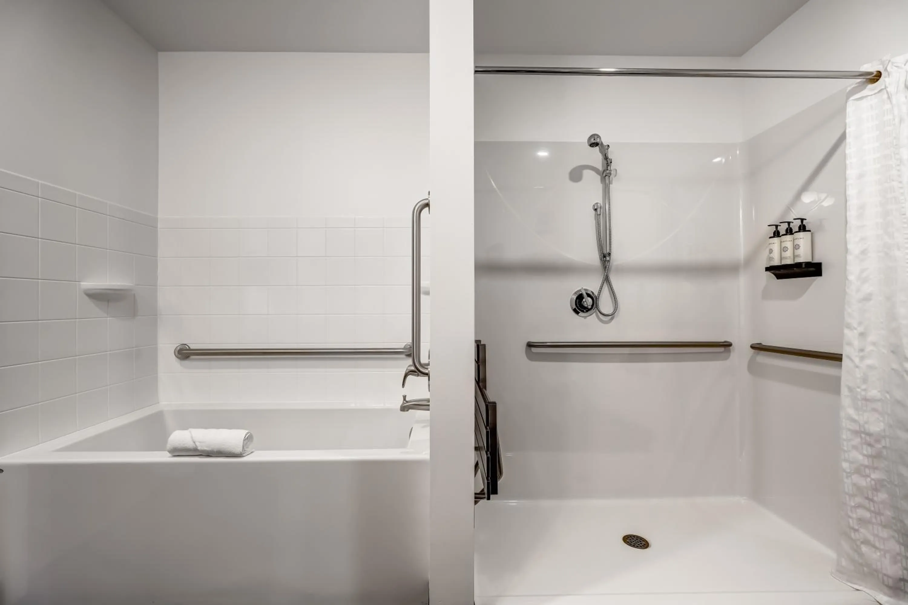 Shower in Raven Inn Whitehorse