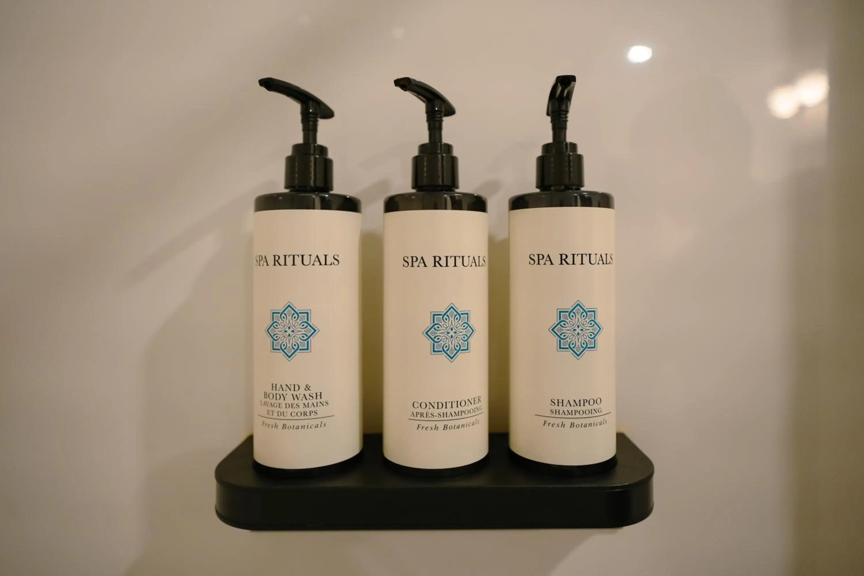 Bathroom in Raven Inn Whitehorse