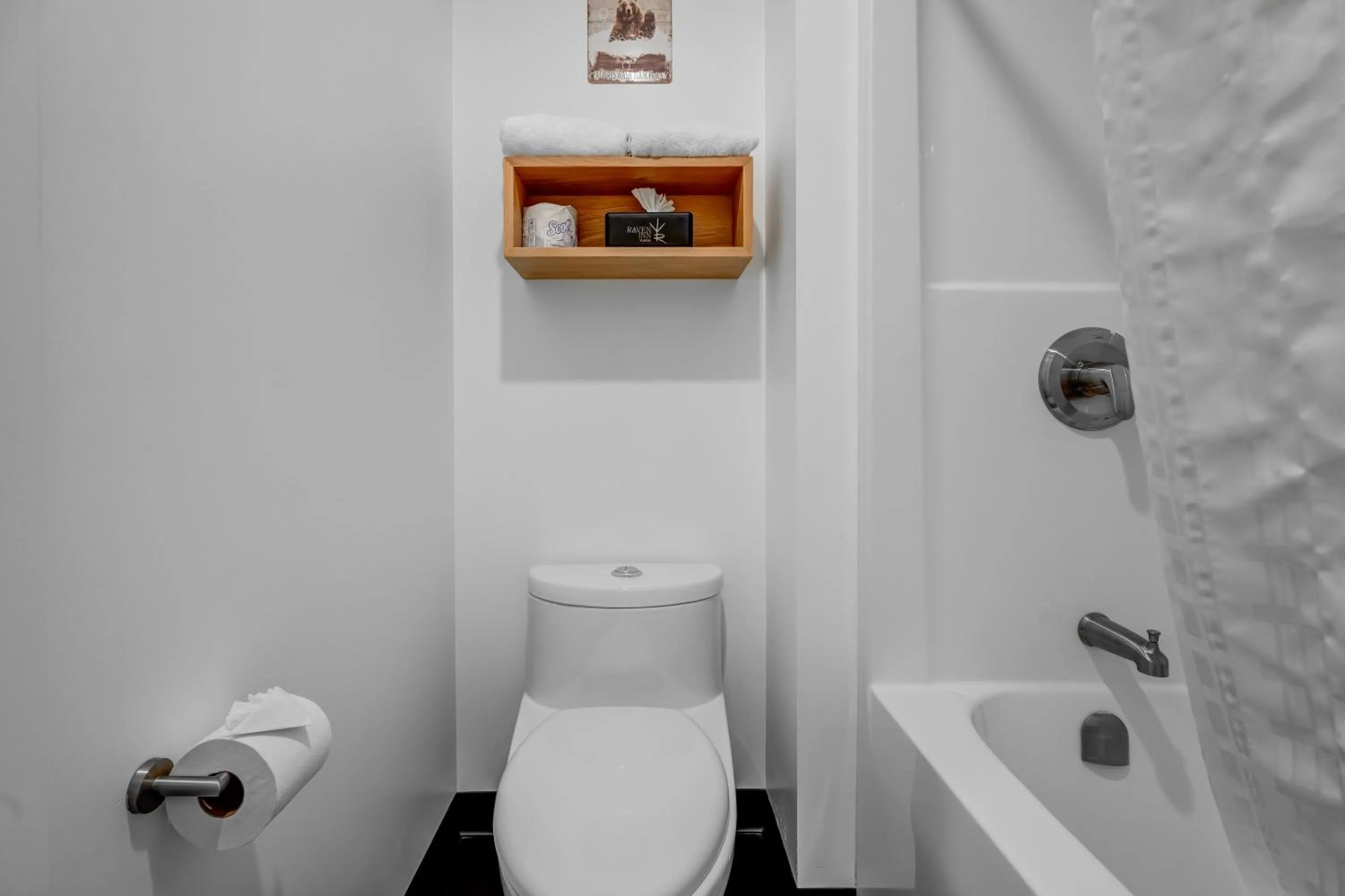 Bathroom in Raven Inn Whitehorse