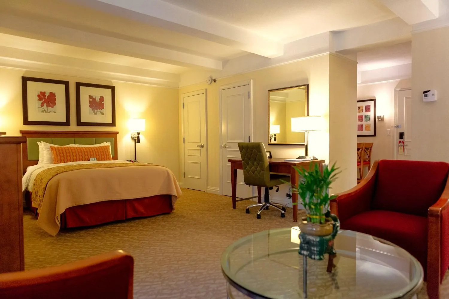 Bedroom, Bed in San Carlos Hotel New York