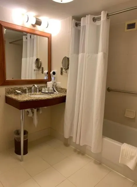 Bathroom in San Carlos Hotel New York