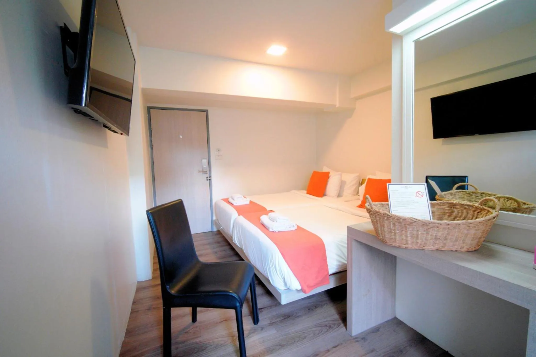 Bedroom, Bed in Wild Orchid Villa Bangkok