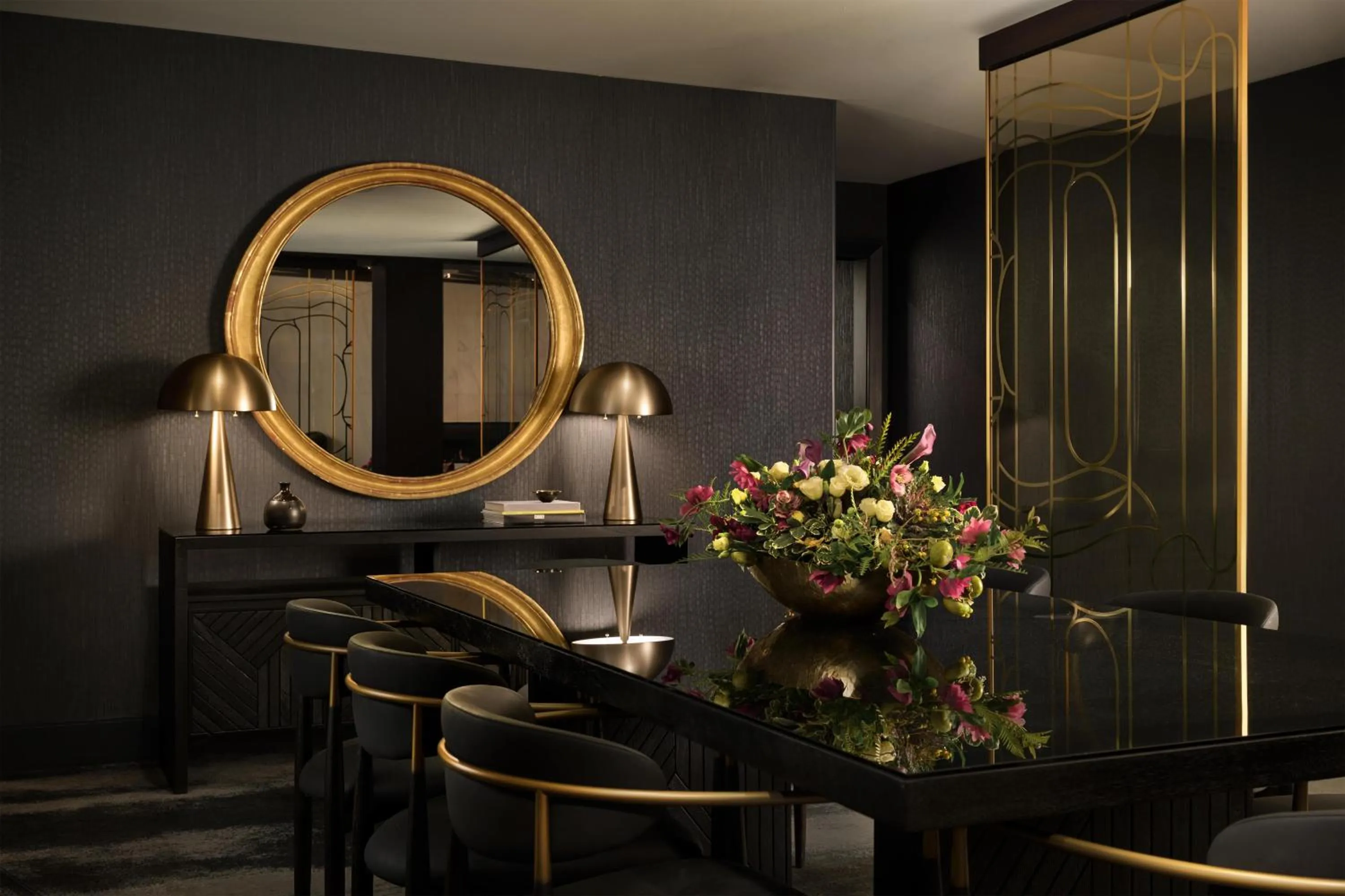 Lounge or bar in The Allegro Royal Sonesta Hotel Chicago Loop