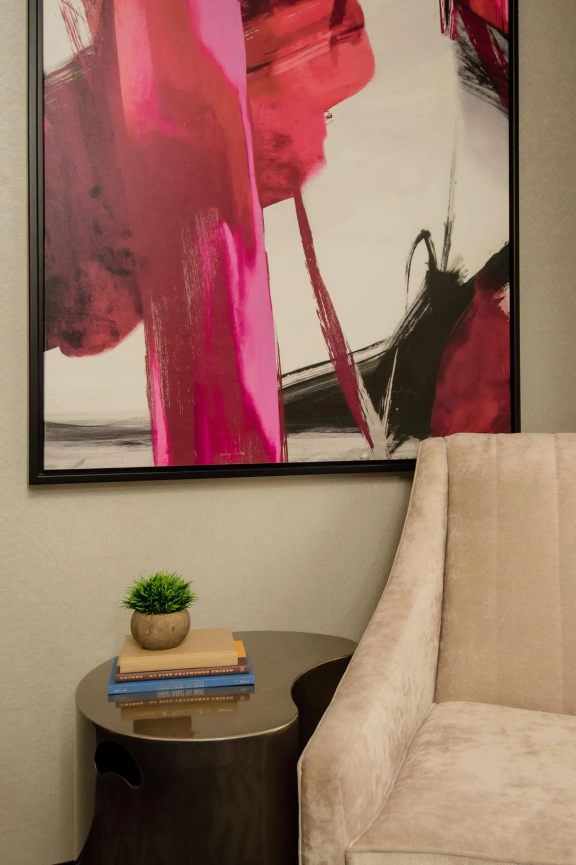 Seating area in The Allegro Royal Sonesta Hotel Chicago Loop