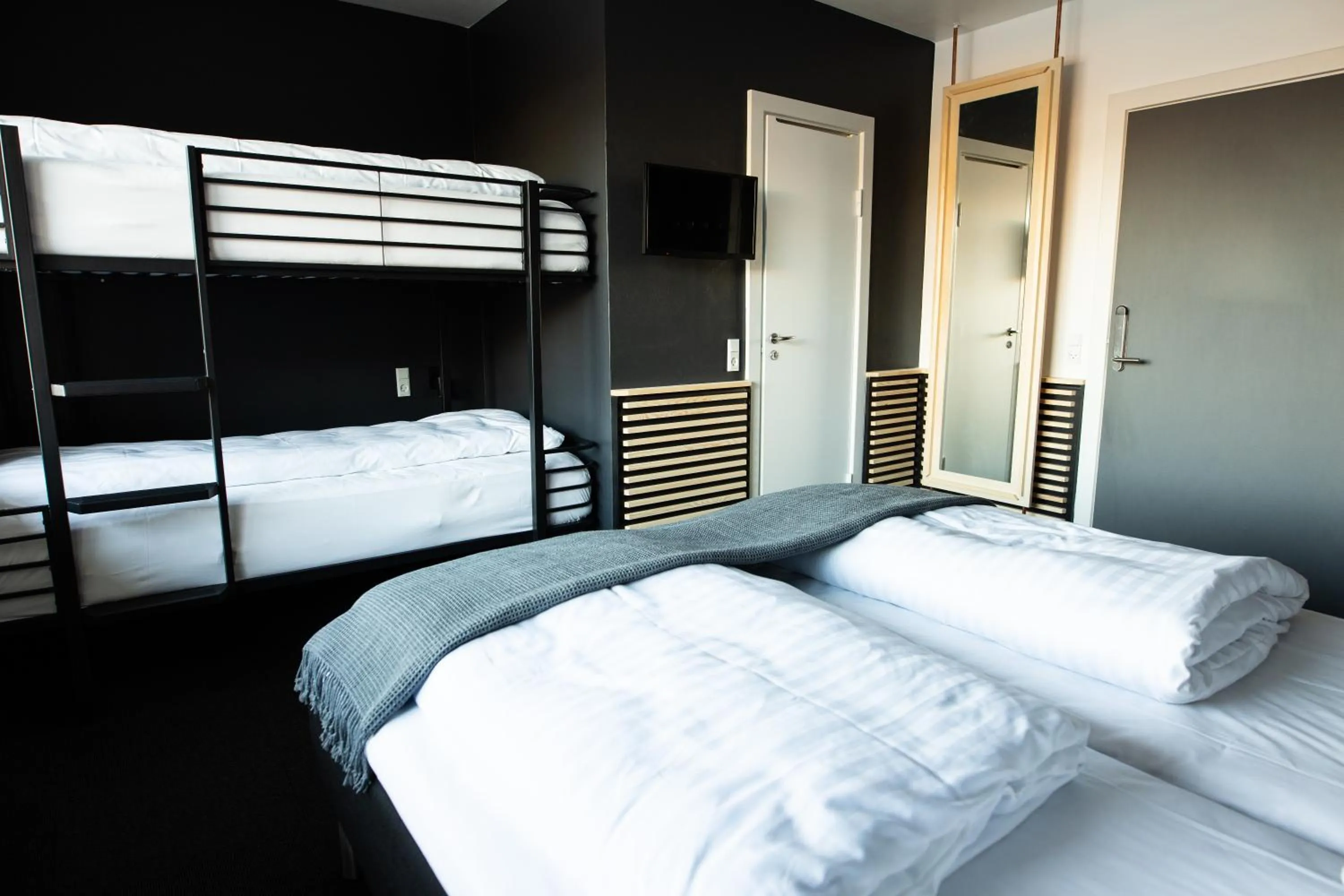 Photo of the whole room, Bed in Hotel-B