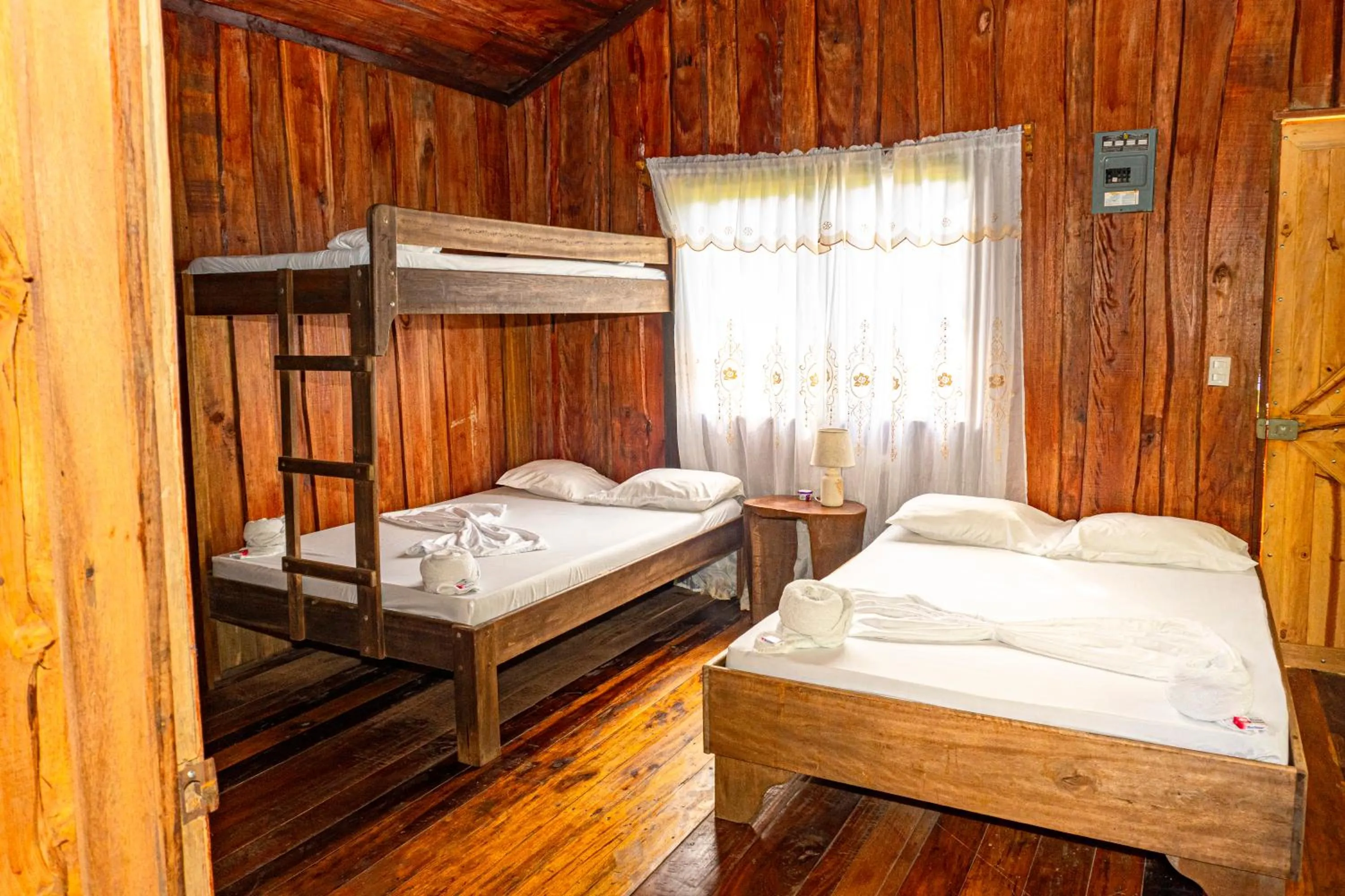 Photo of the whole room, Bed in Citronela Lodge Corcovado