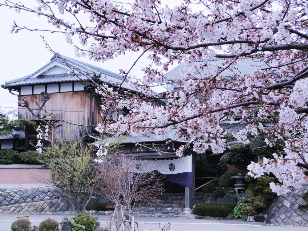 Facade/entrance in Hitomaru Kadan