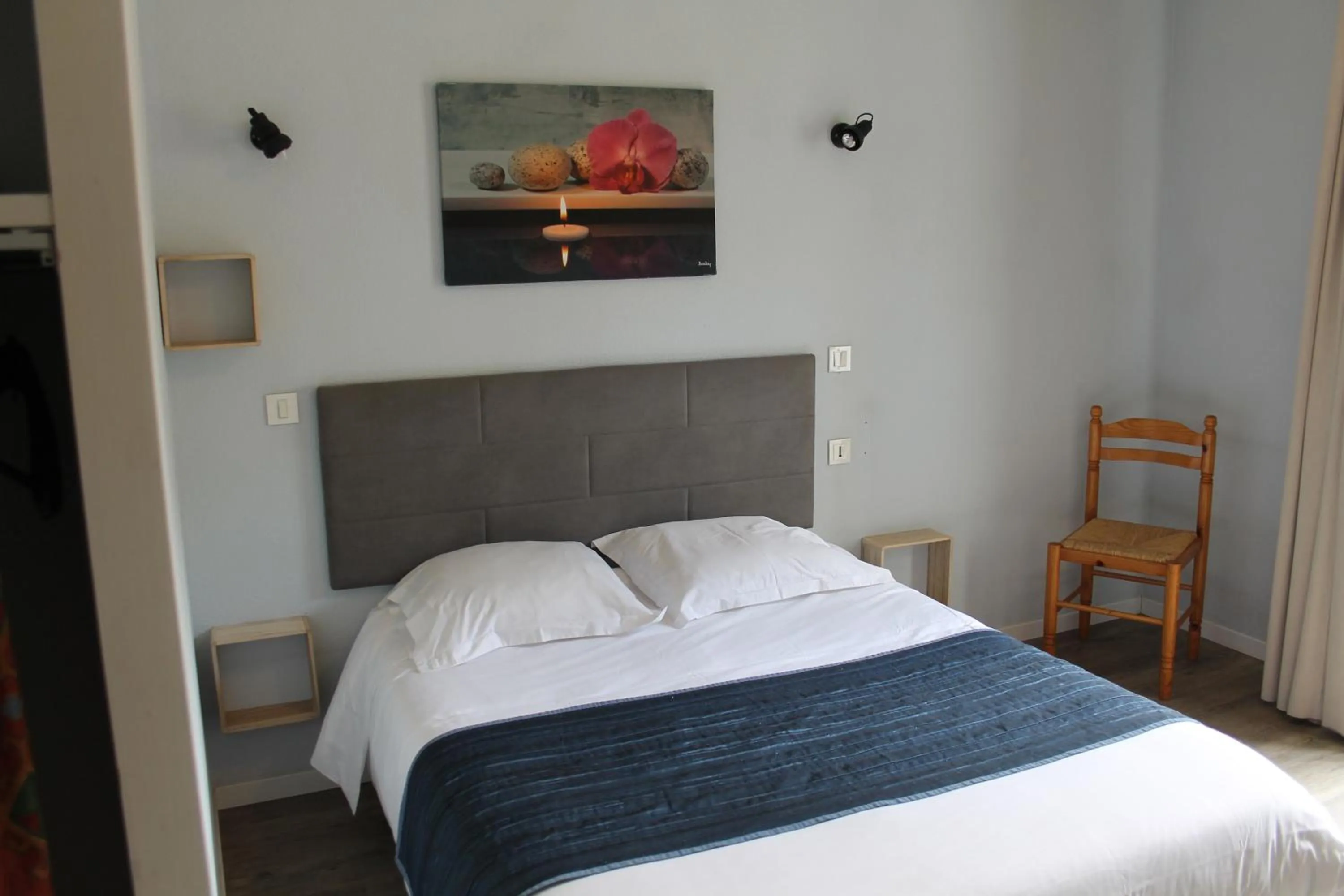 Bedroom, Bed in Logis Hôtel Le Saint Clément