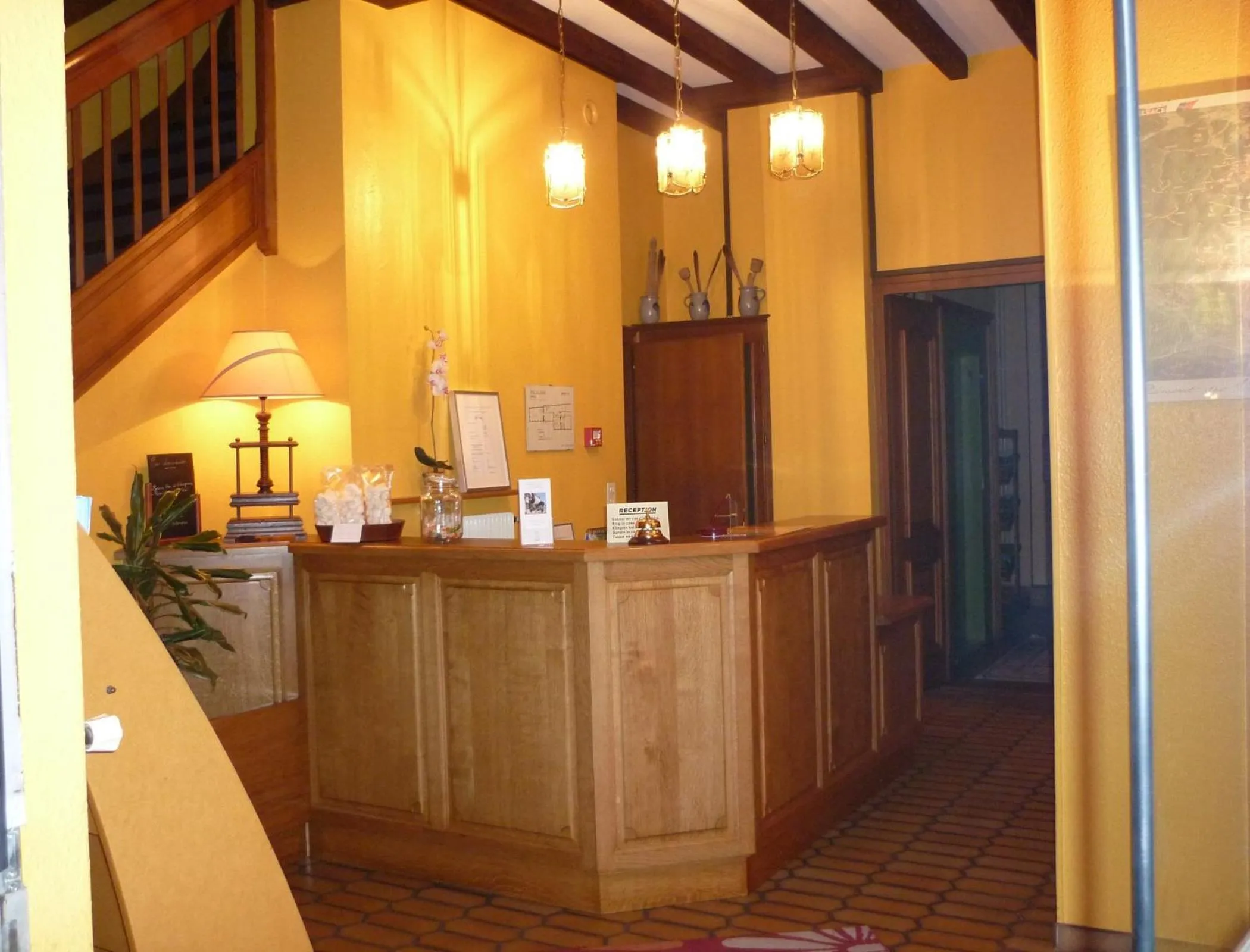 Lobby or reception in Logis-Cit'Hôtel des Vosges 5 rue de la gare