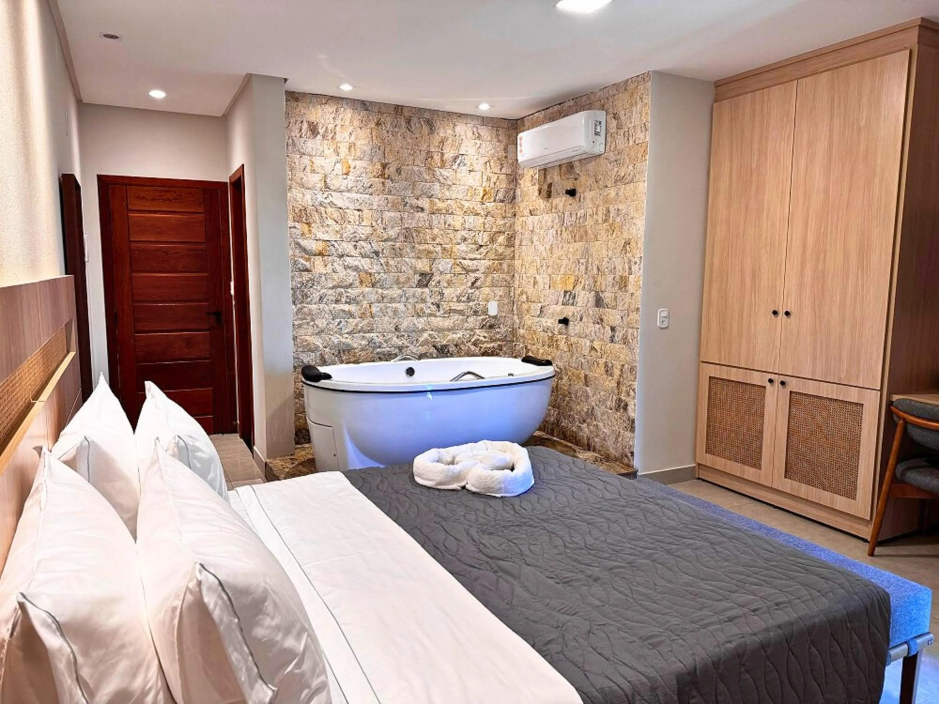 Bed in Orquídeas Praia Hotel