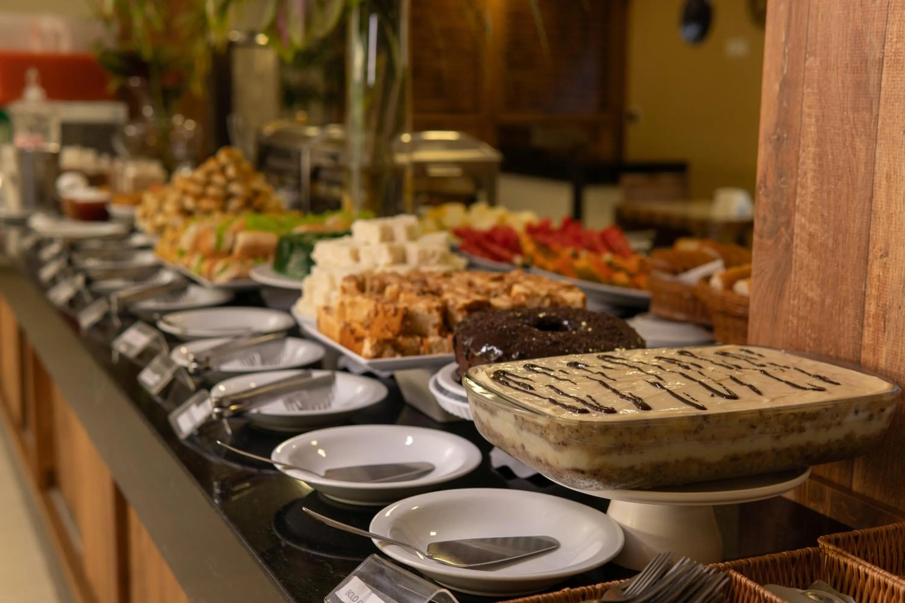 Buffet breakfast in Orquídeas Praia Hotel