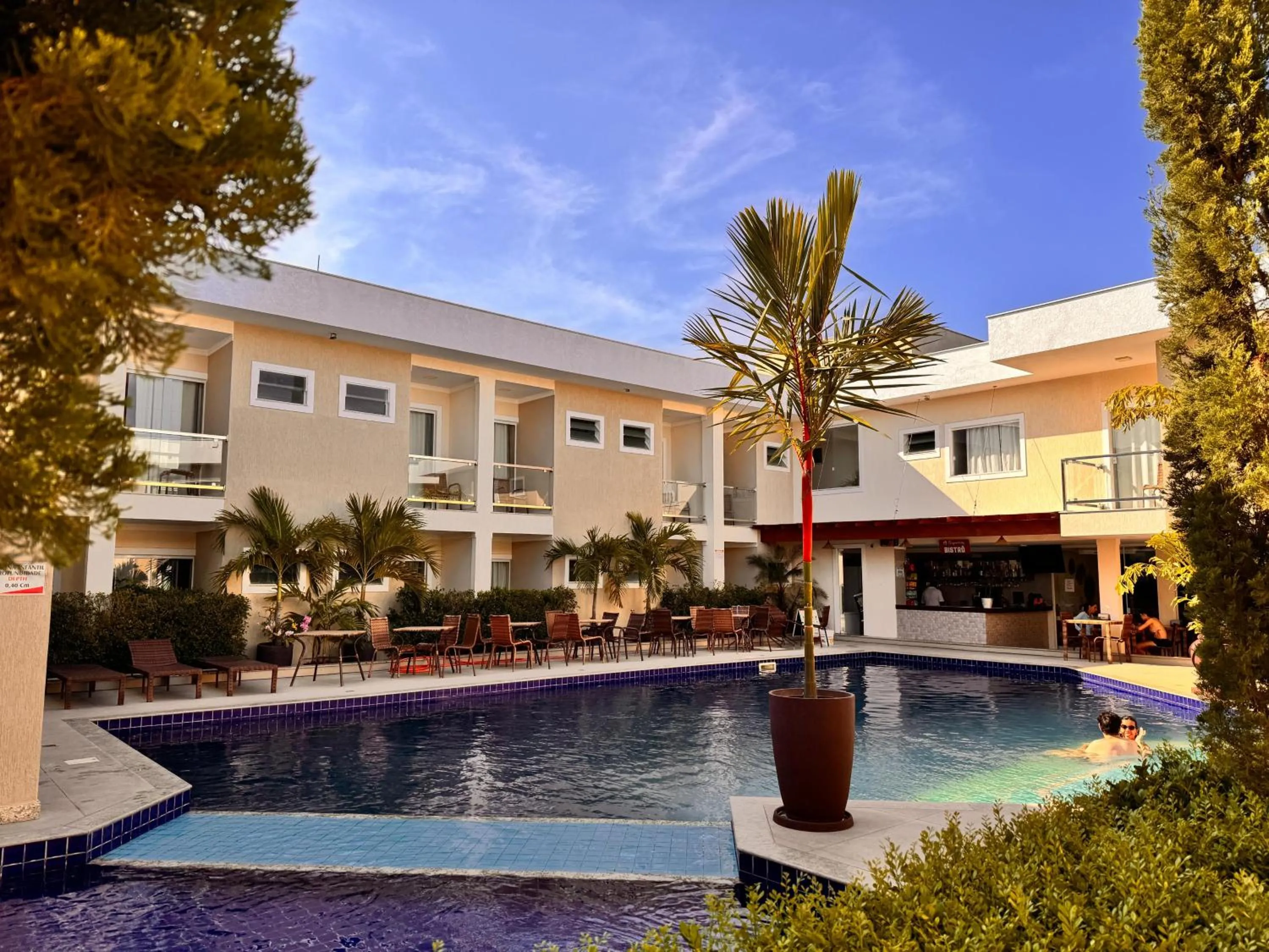Swimming pool in Orquídeas Praia Hotel