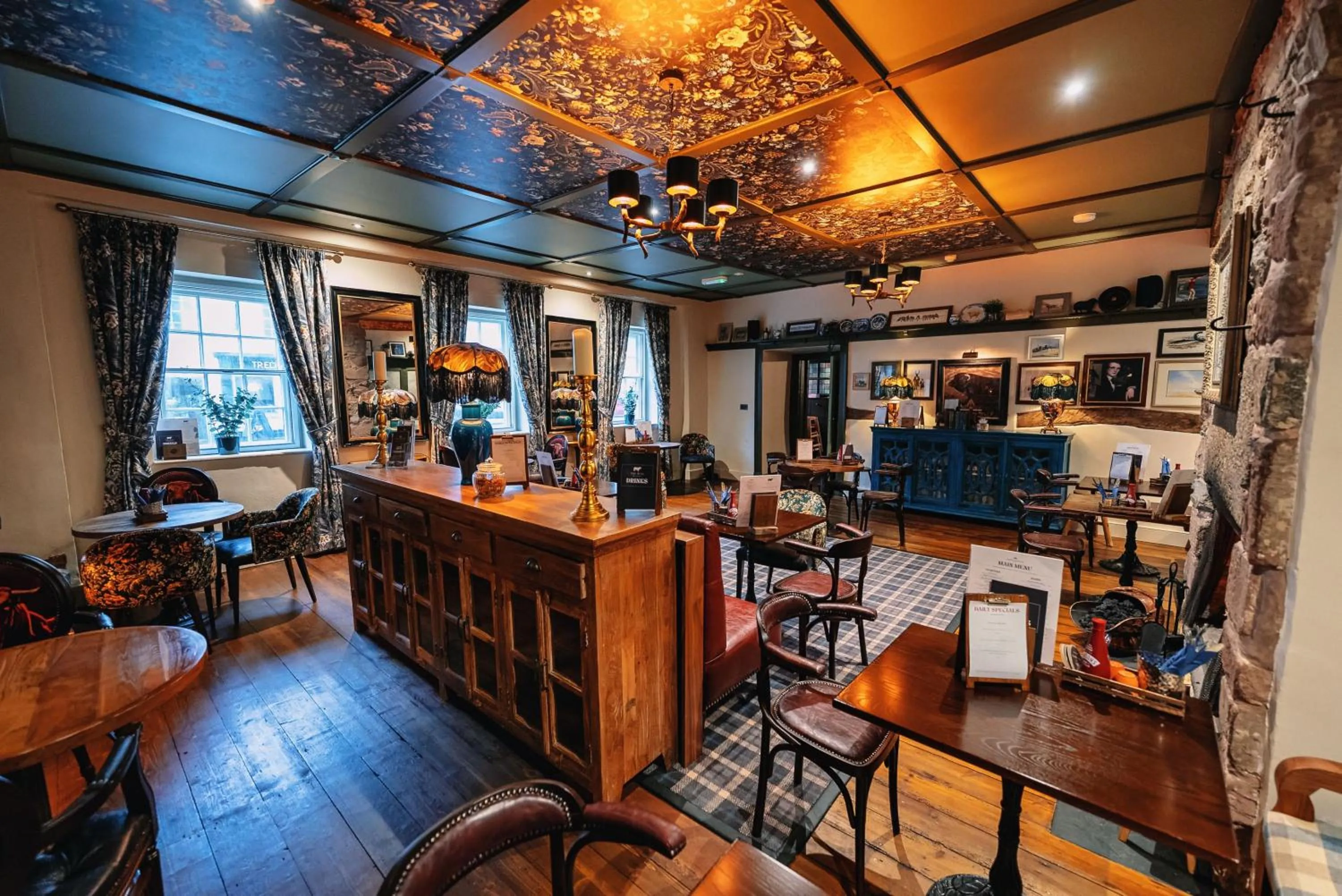 Lounge or bar in The Bull and Townhouse, Beaumaris- The Inn Collection Group