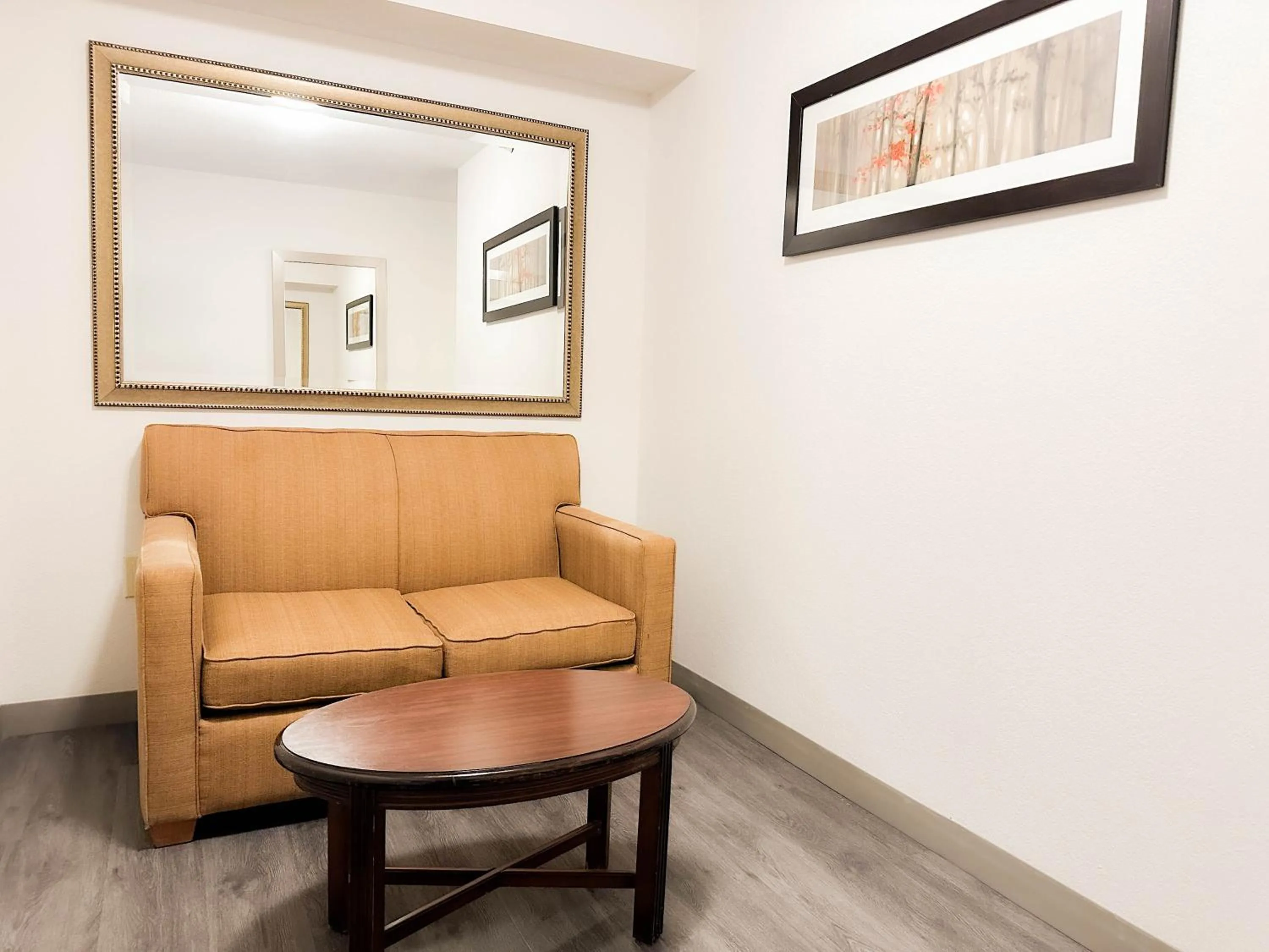 Seating area in Comfort Inn & Suites Kissimmee by the Parks
