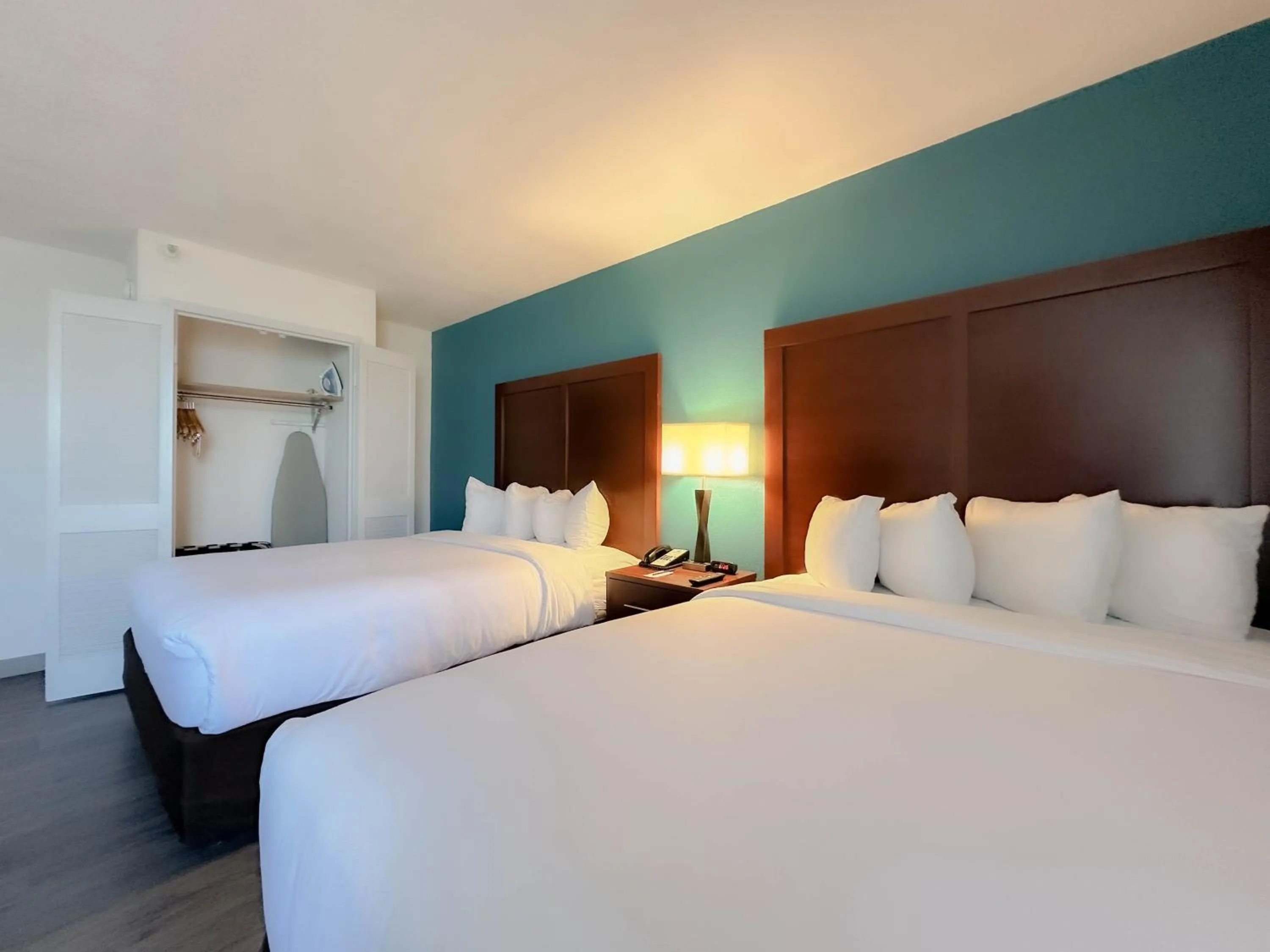 Bed in Comfort Inn & Suites Kissimmee by the Parks