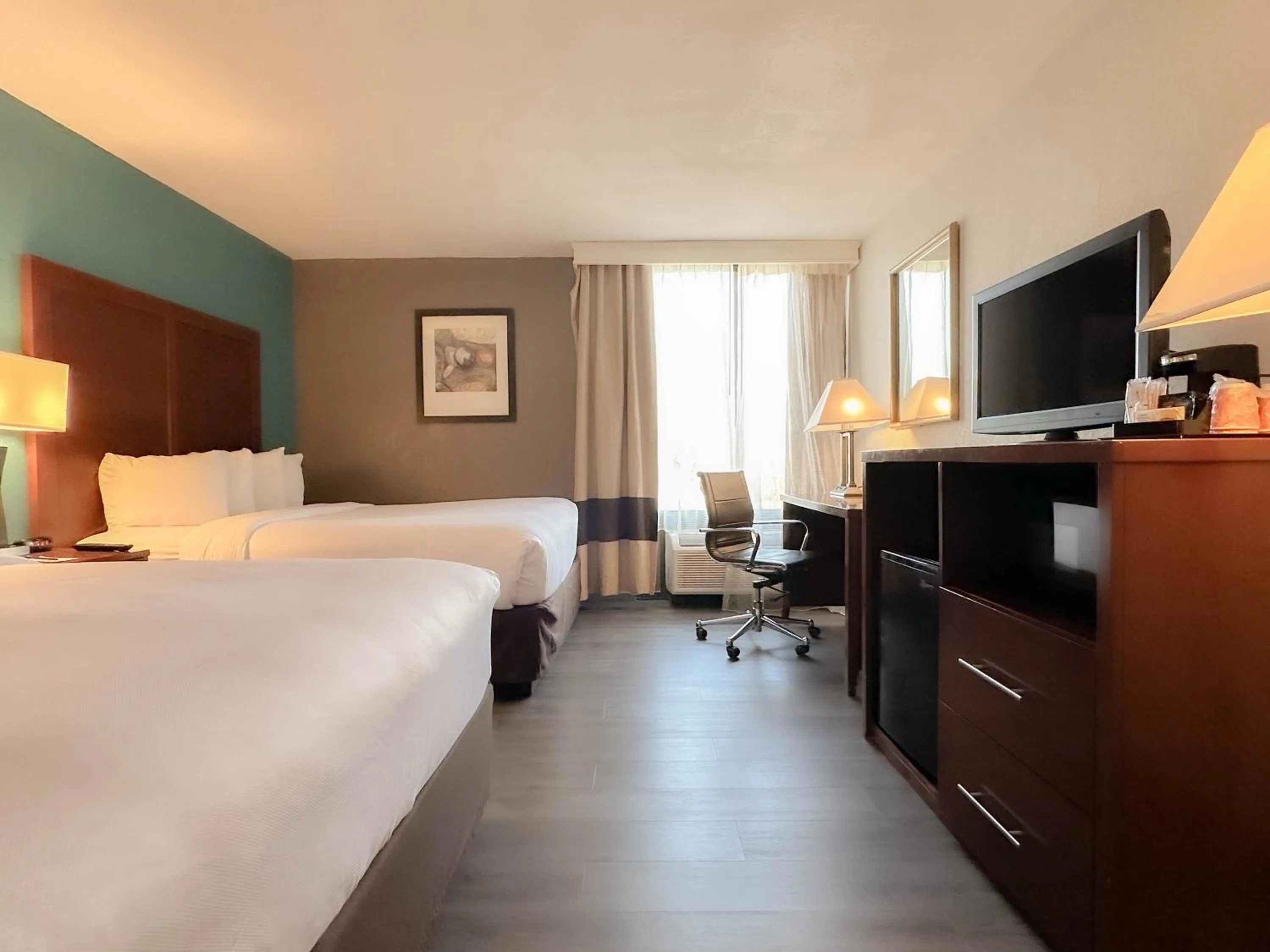 Bed in Comfort Inn & Suites Kissimmee by the Parks