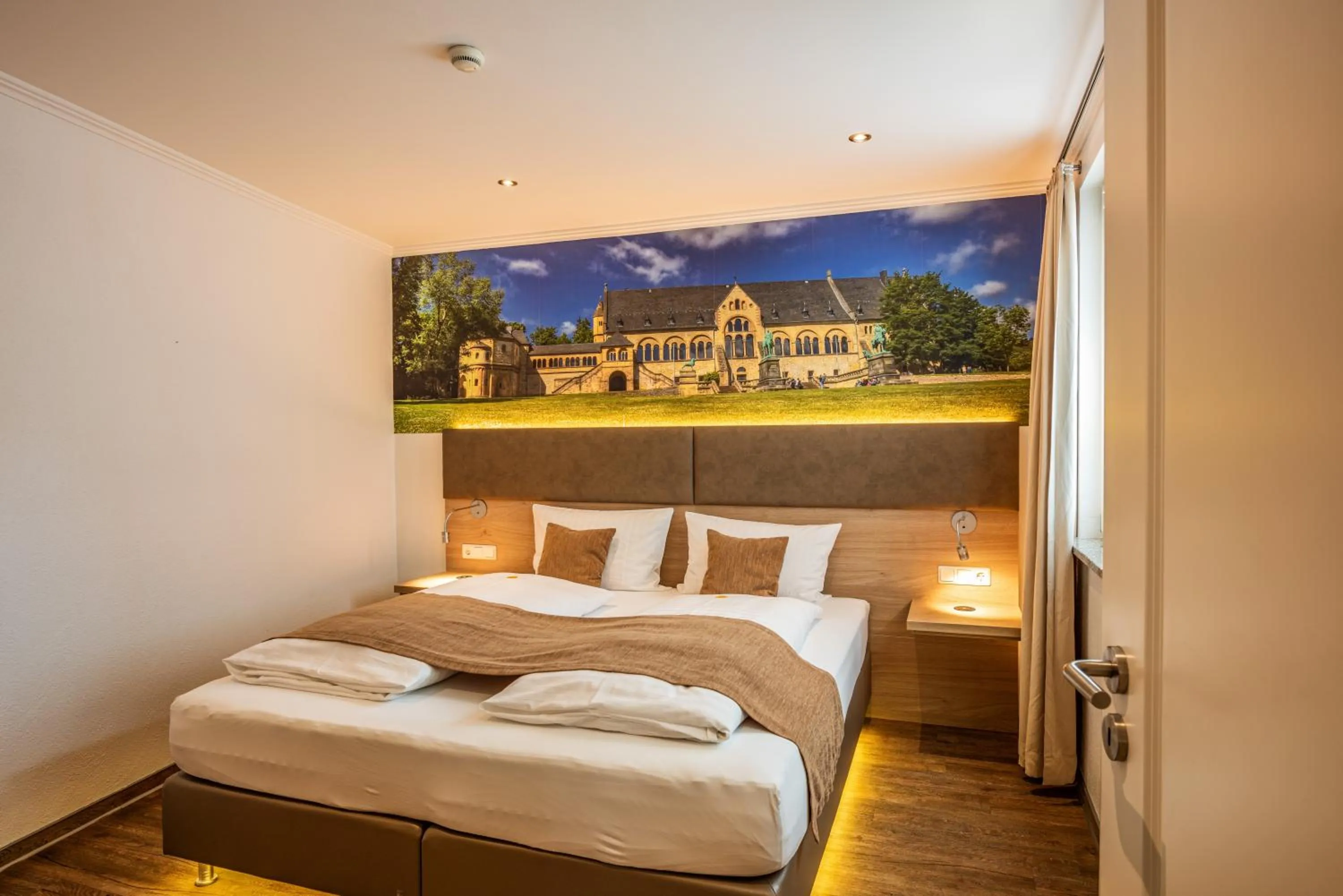 Bed in City-Appartements Am Wall