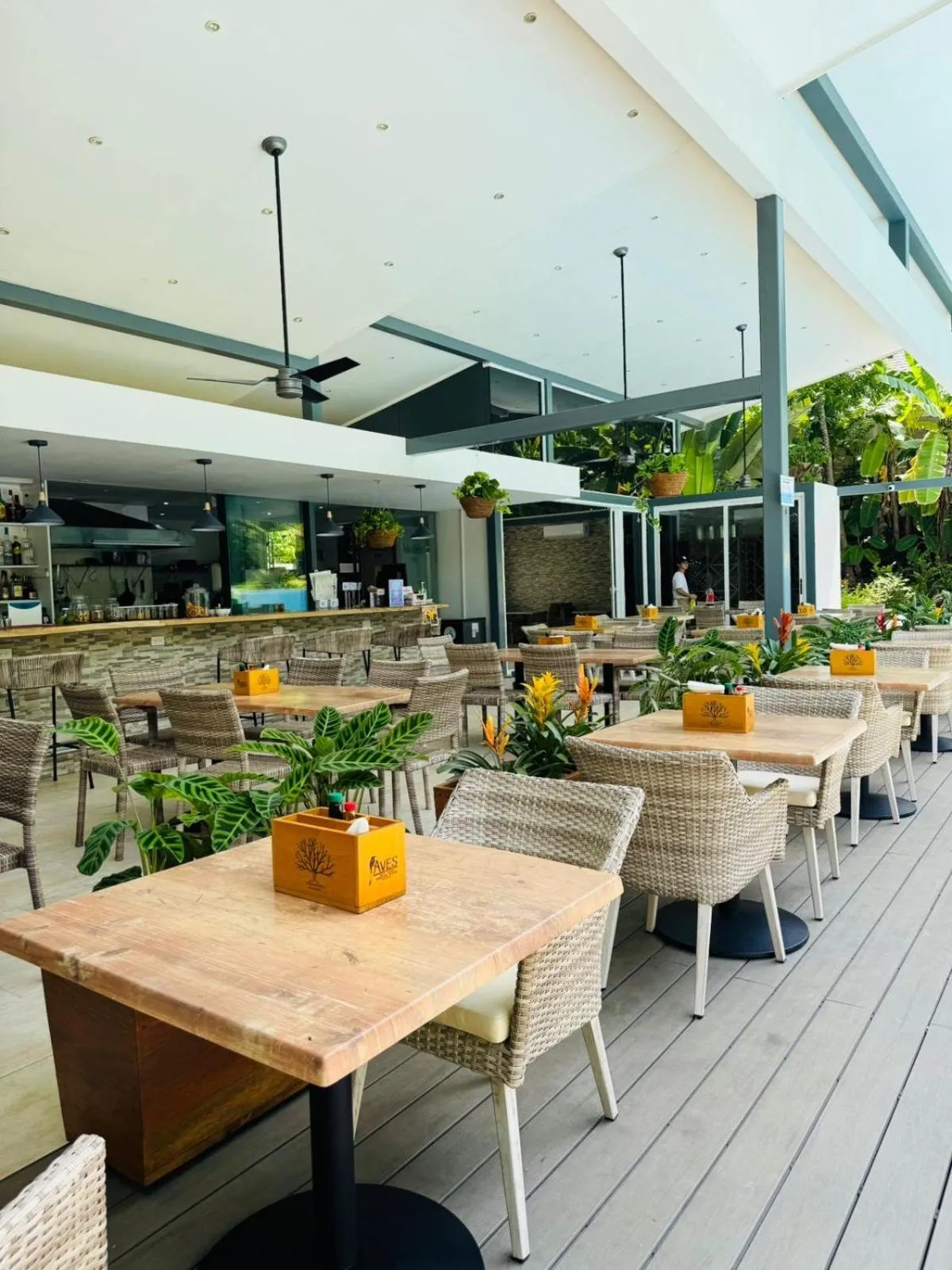 Restaurant/places to eat in Aves Resort Montezuma