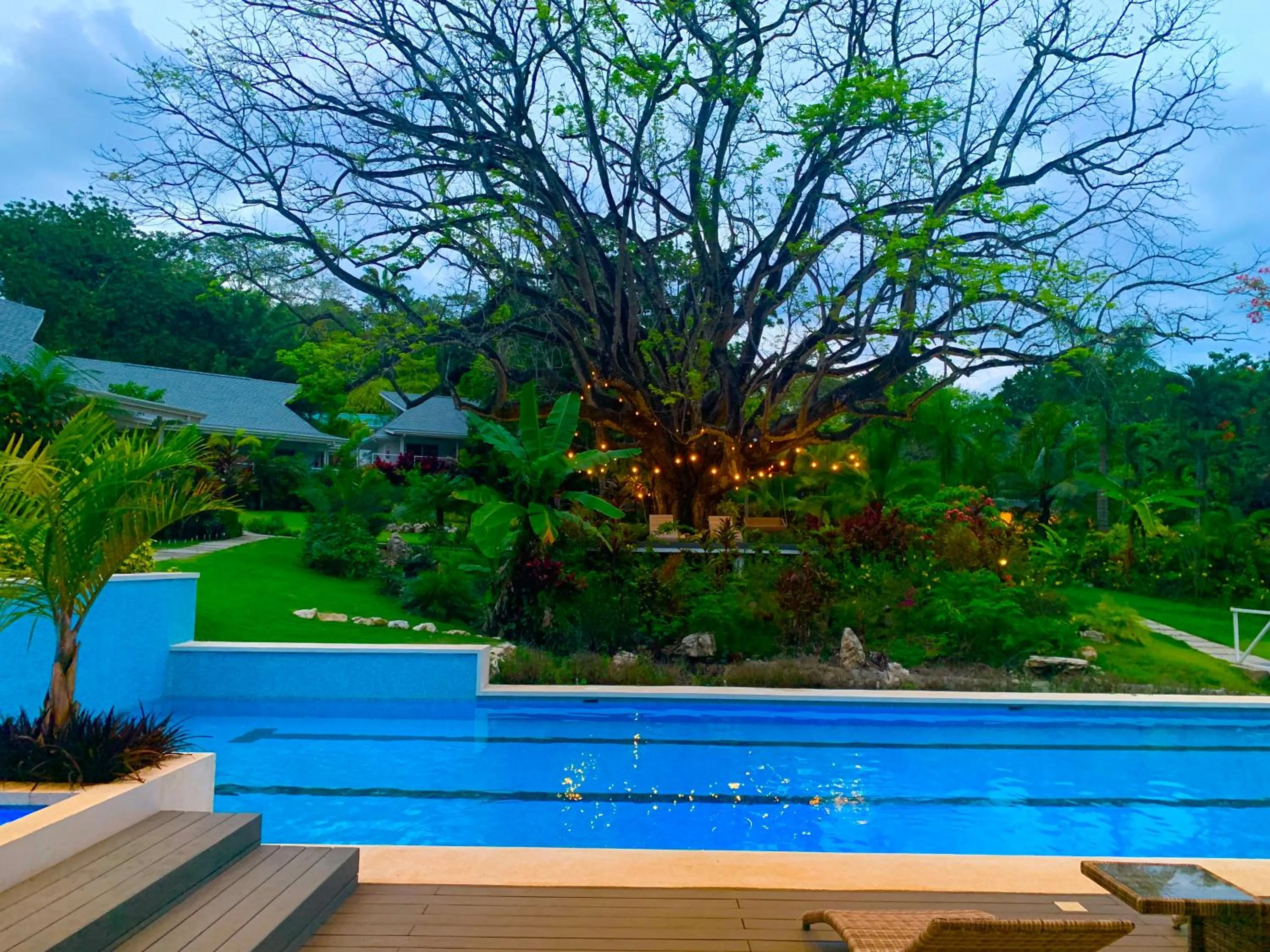 Pool view in Aves Resort Montezuma