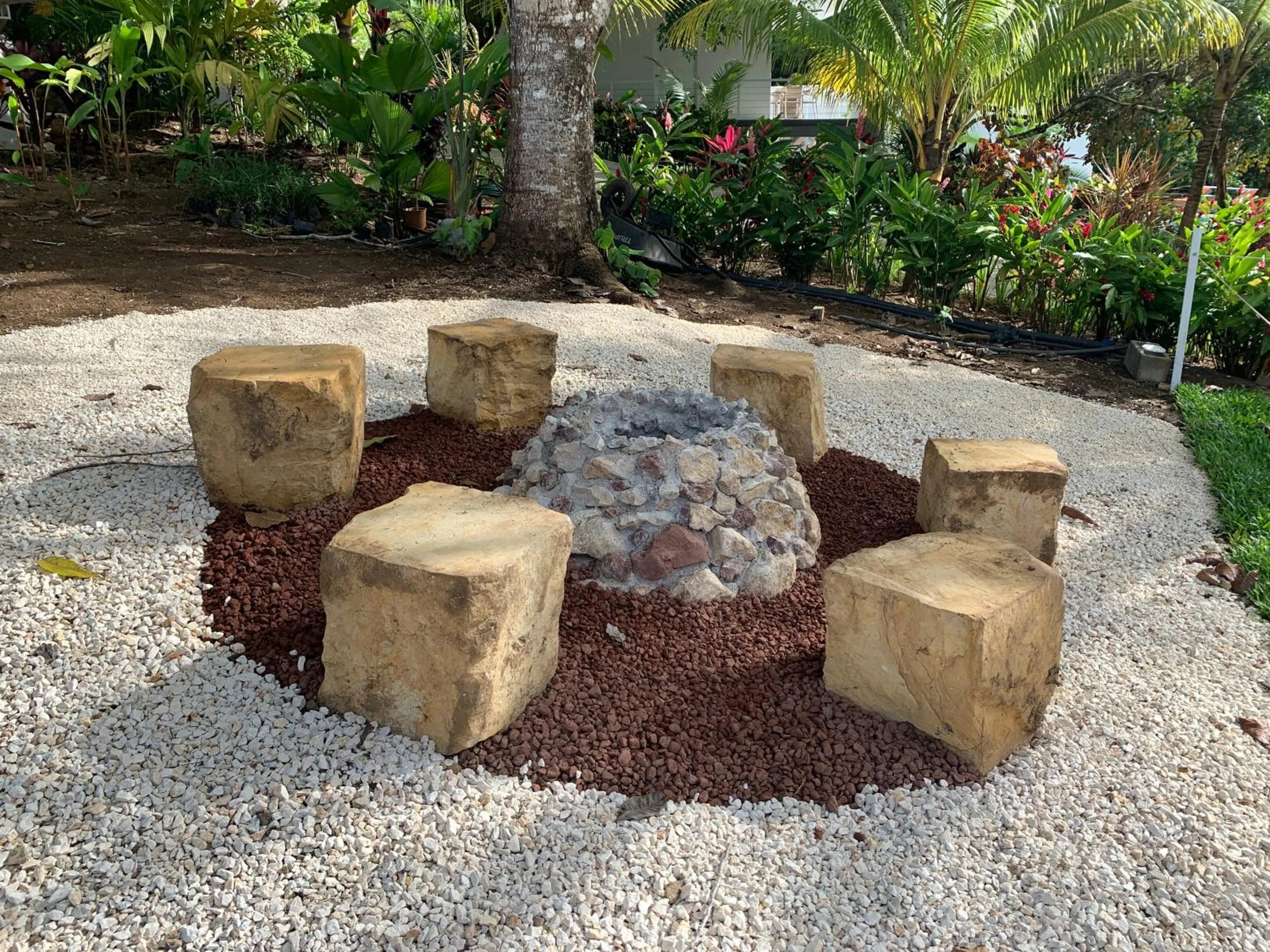 Garden in Aves Resort Montezuma