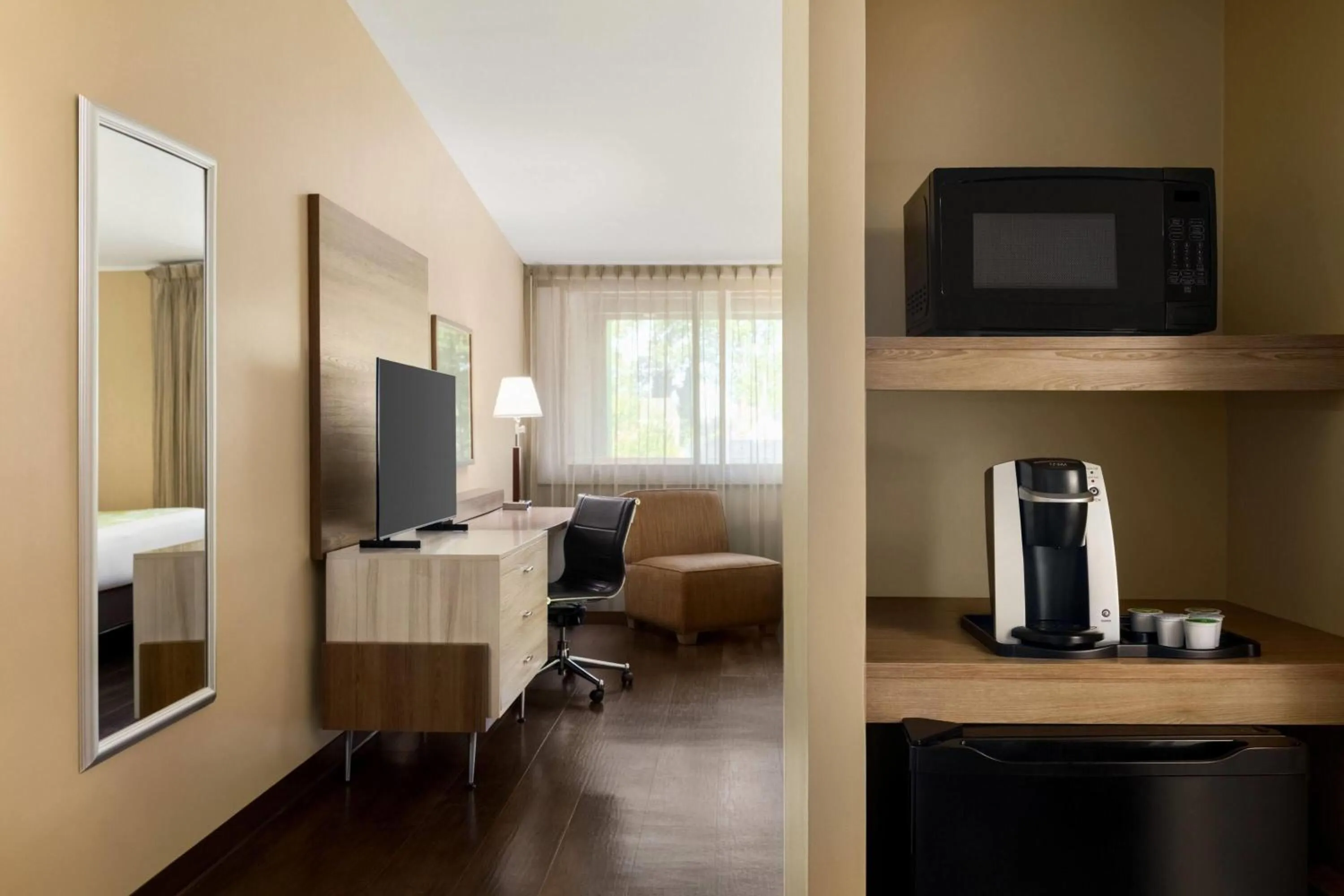 Photo of the whole room in Wyndham Garden Washington DC North