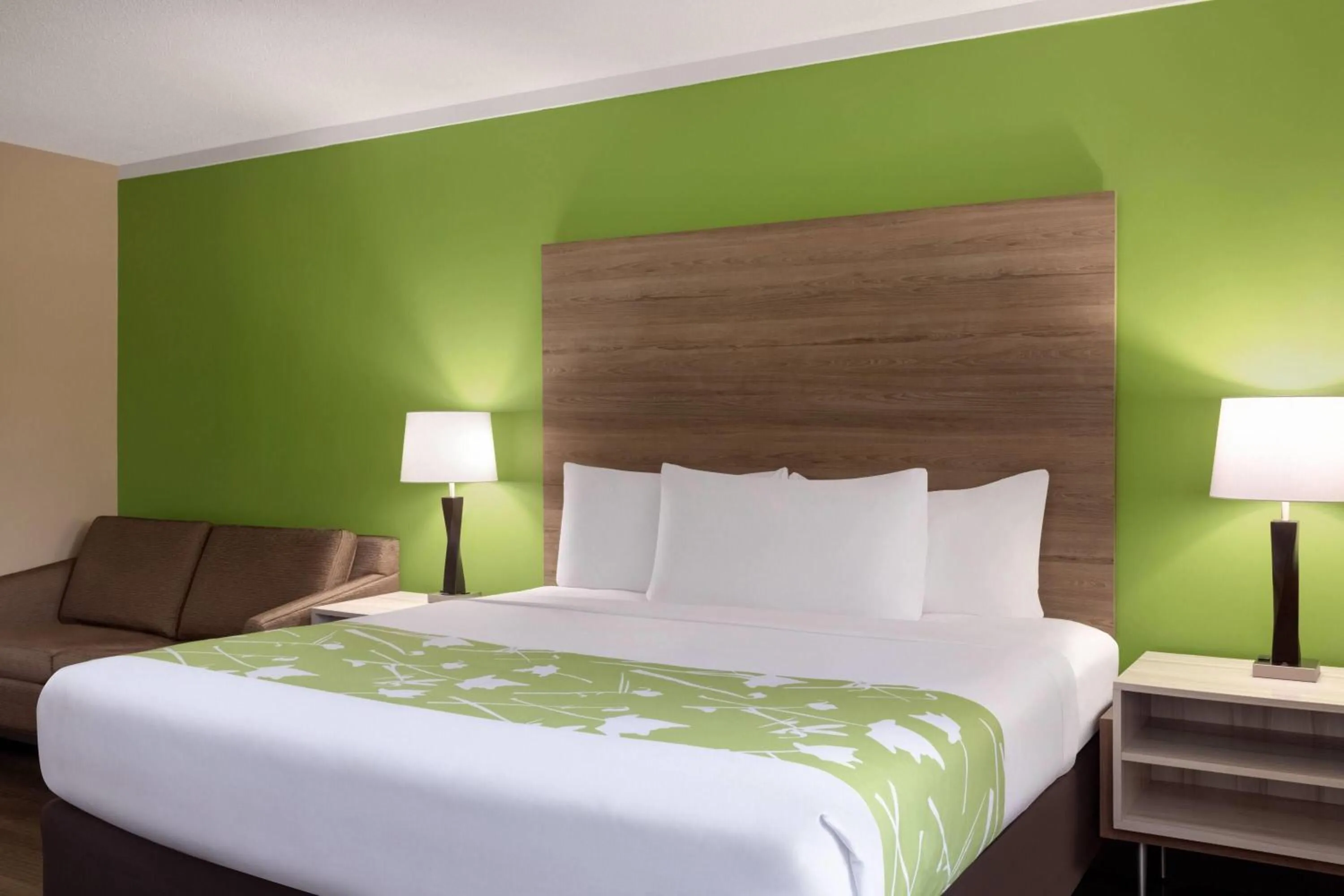 Photo of the whole room, Bed in Wyndham Garden Washington DC North