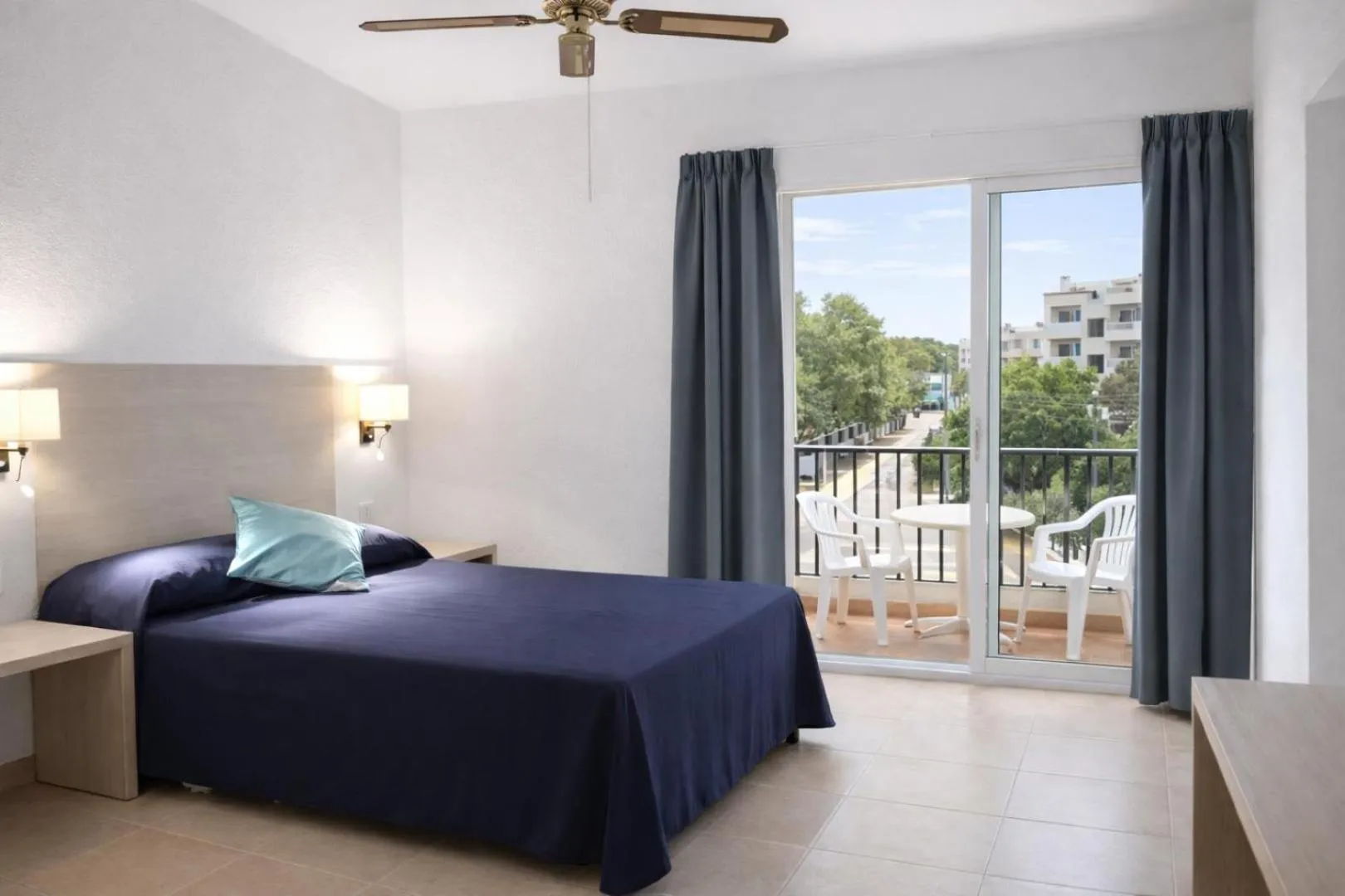 Bedroom, Bed in Hotel Antares