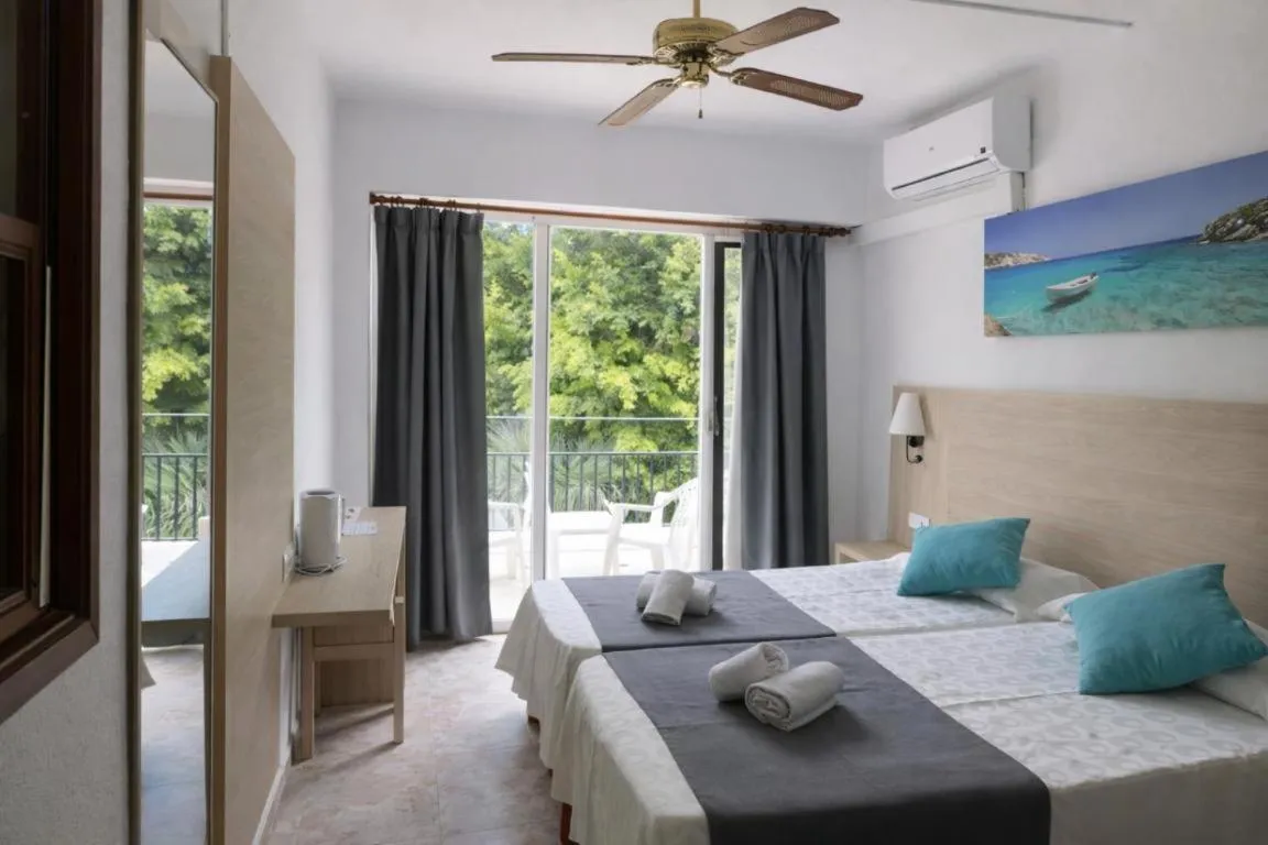 Bedroom, Bed in Hotel Antares