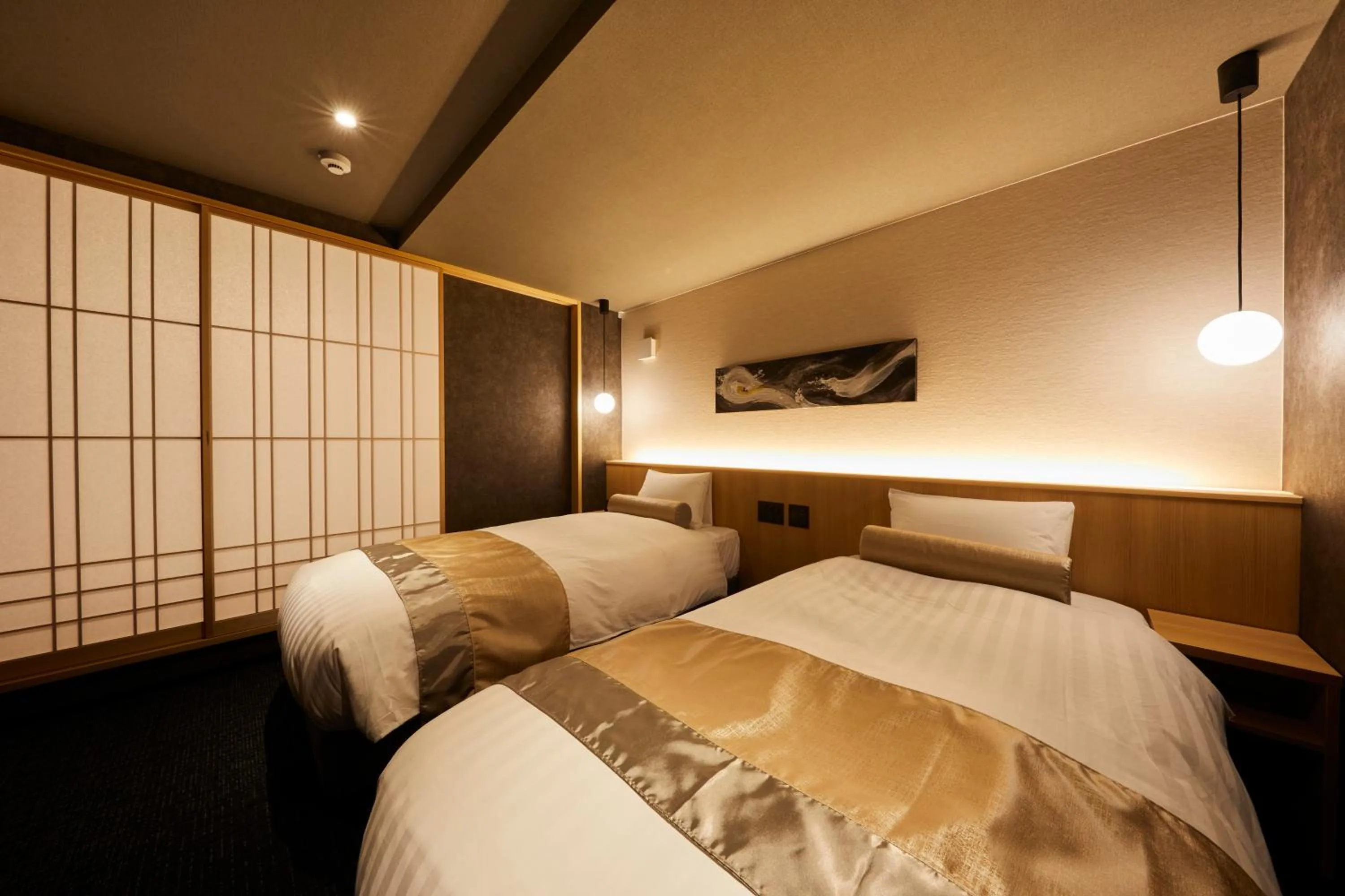 Photo of the whole room, Bed in Rinn Shijo Nishinotoin