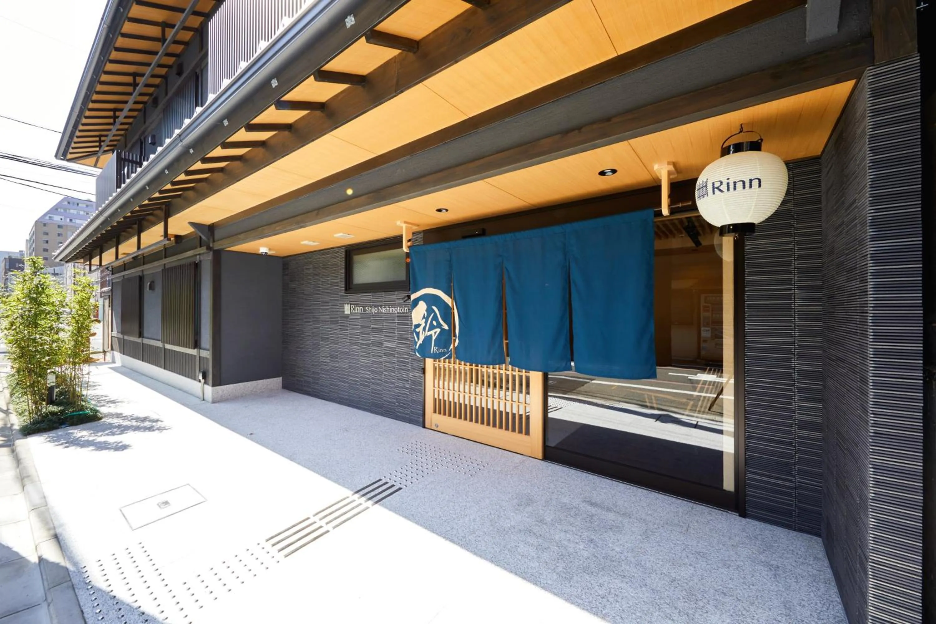 Facade/entrance in Rinn Shijo Nishinotoin