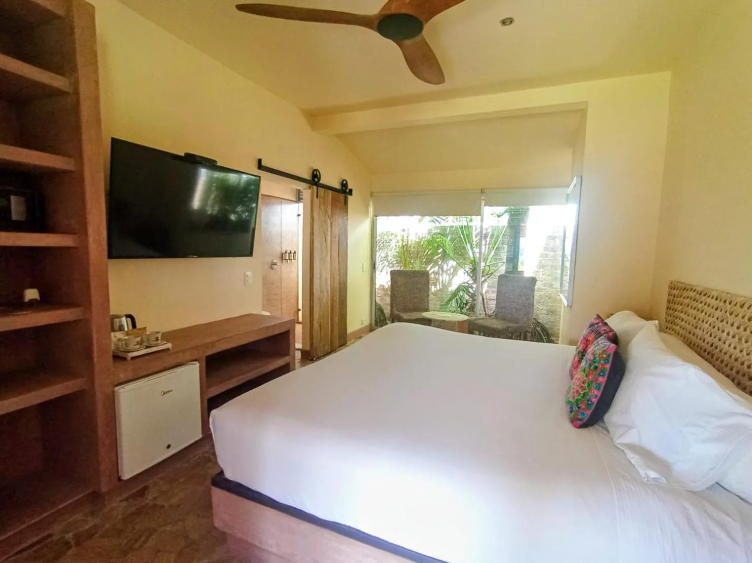 Natural landscape, Bed in Rancho Eden