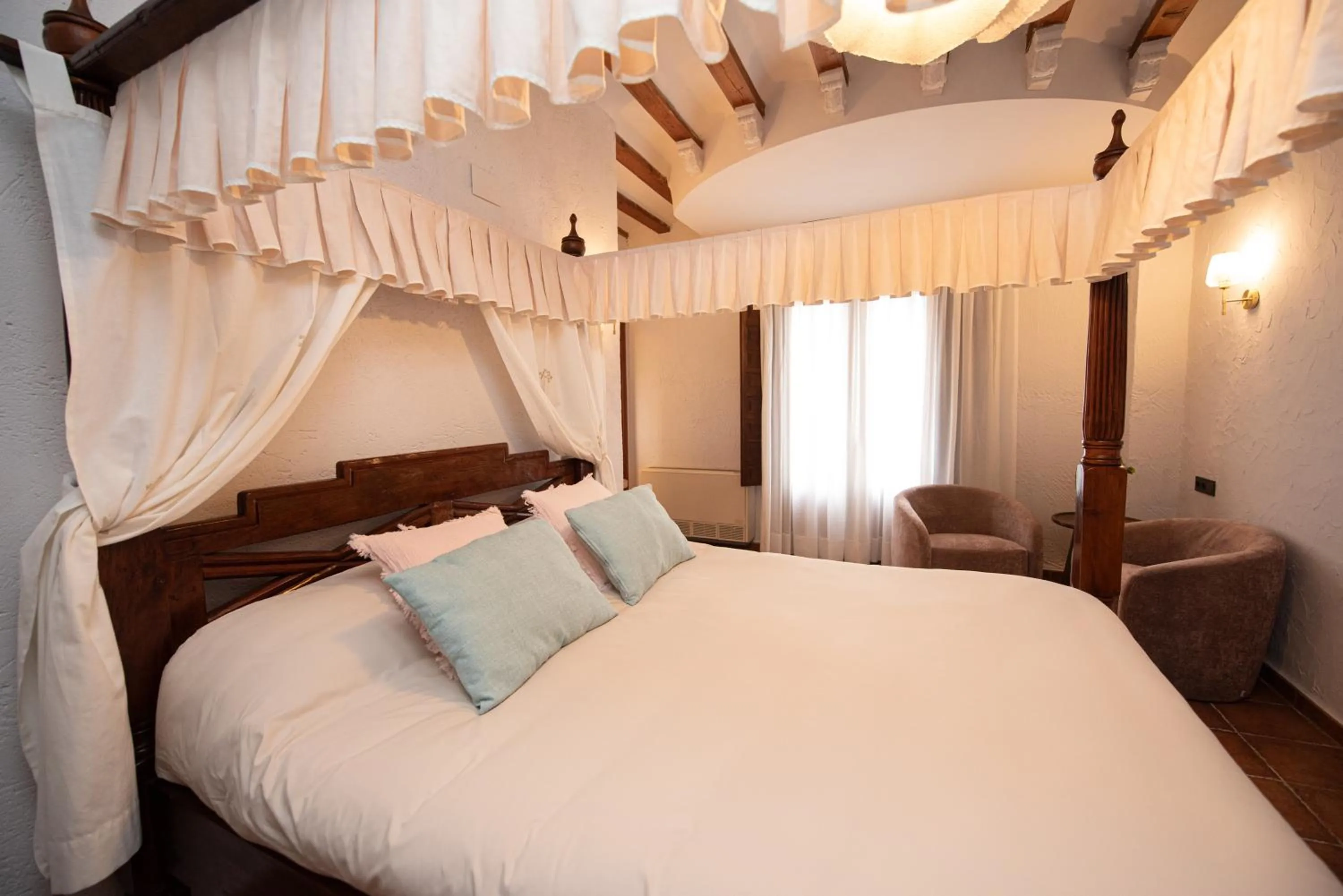 Photo of the whole room, Bed in Hotel Caseta Nova