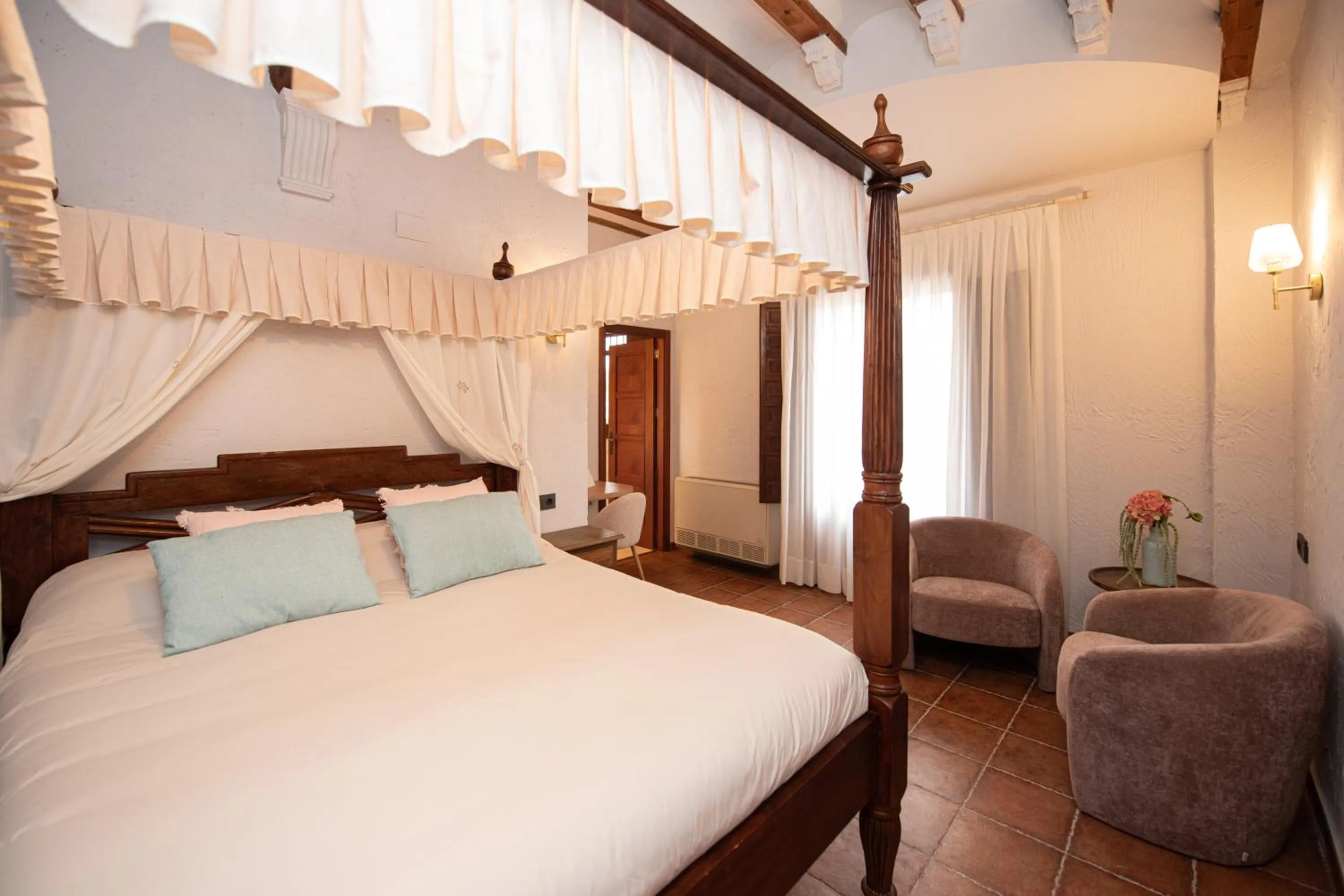 Photo of the whole room, Bed in Hotel Caseta Nova