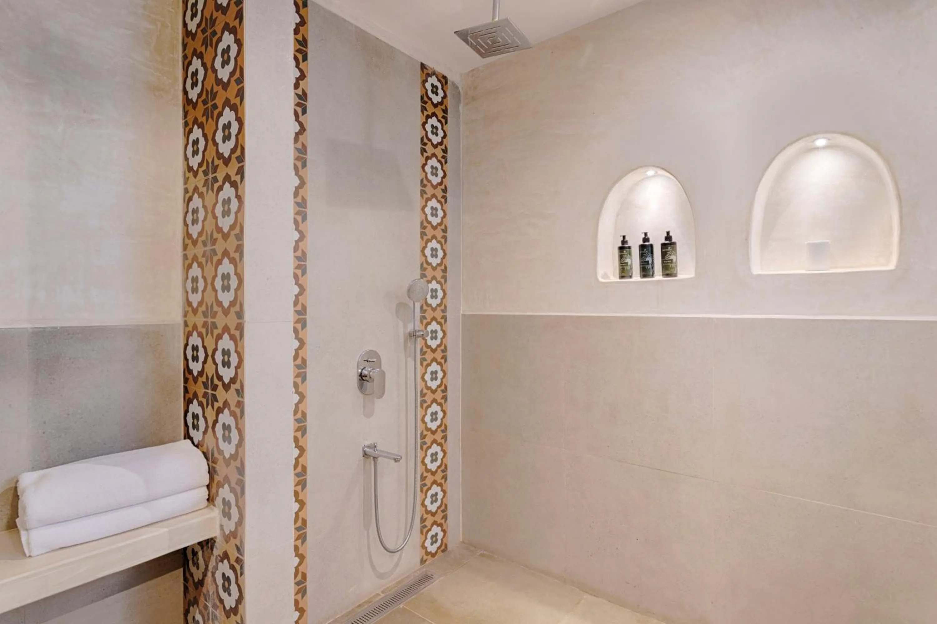 Shower in Riva Beach Resort