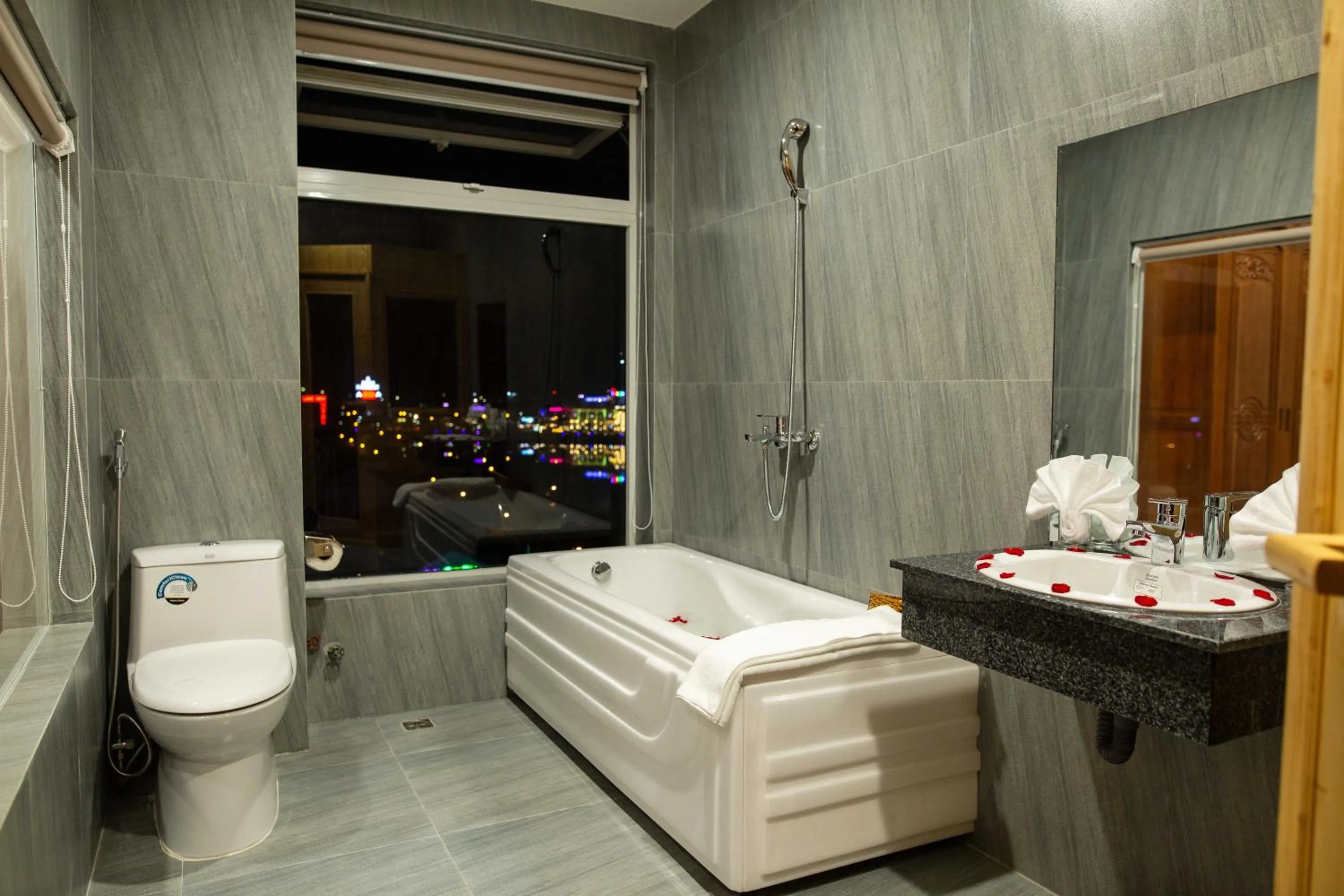 Bathroom in Thanh Van Hotel Quy Nhon