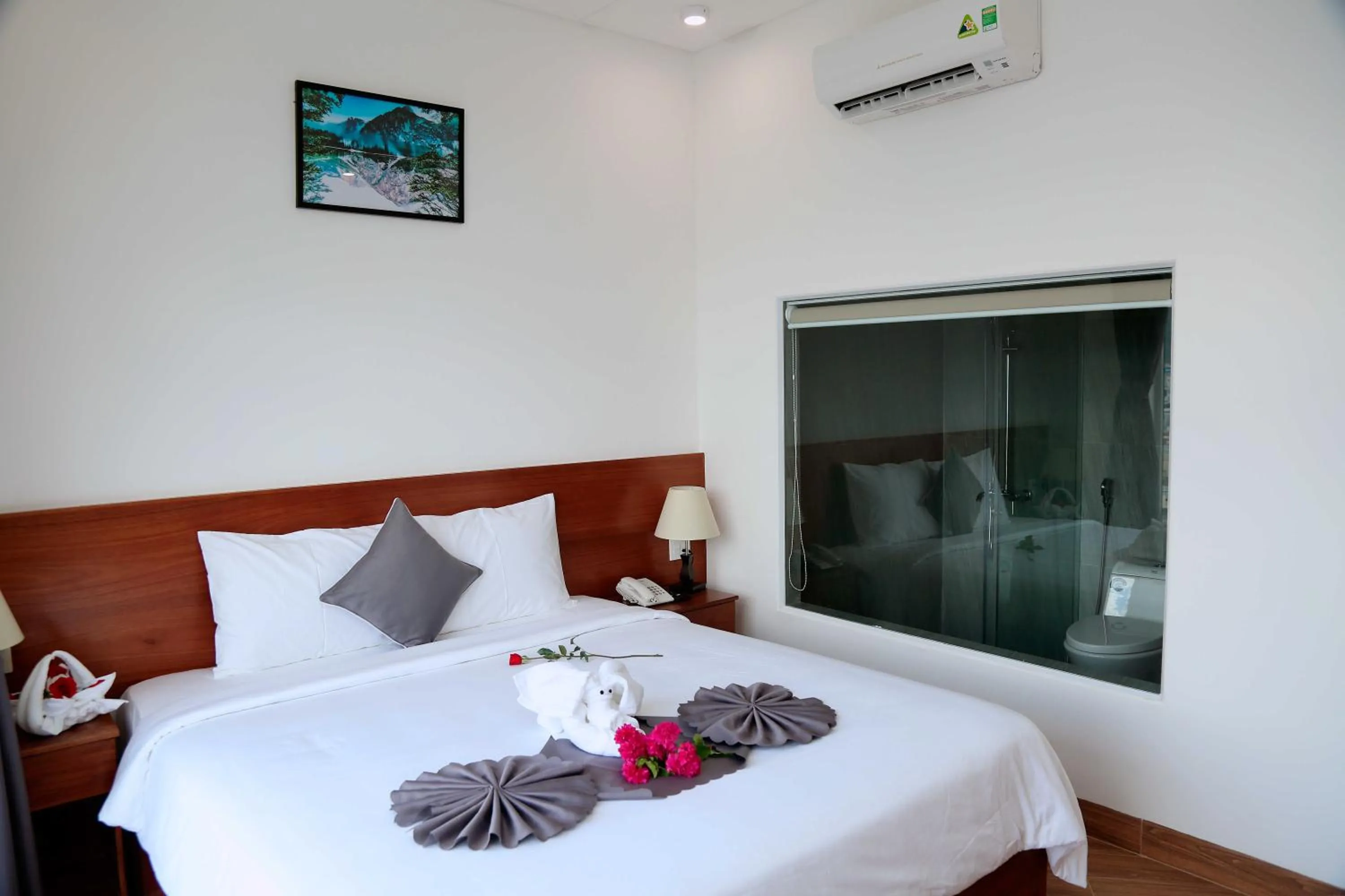 Photo of the whole room, Bed in Thanh Van Hotel Quy Nhon