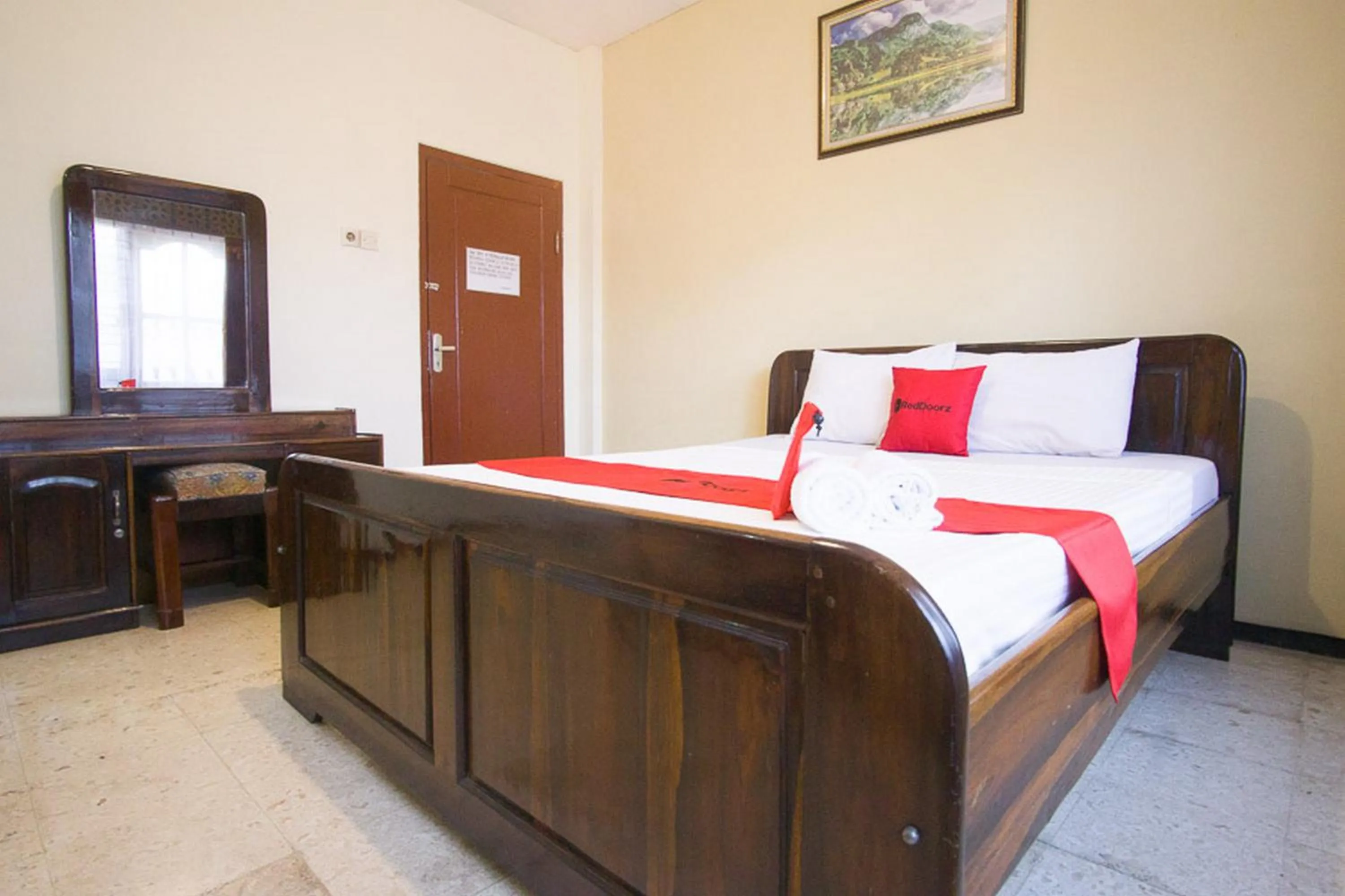 Double Room in RedDoorz Syariah @ Jalan Gajah Mada