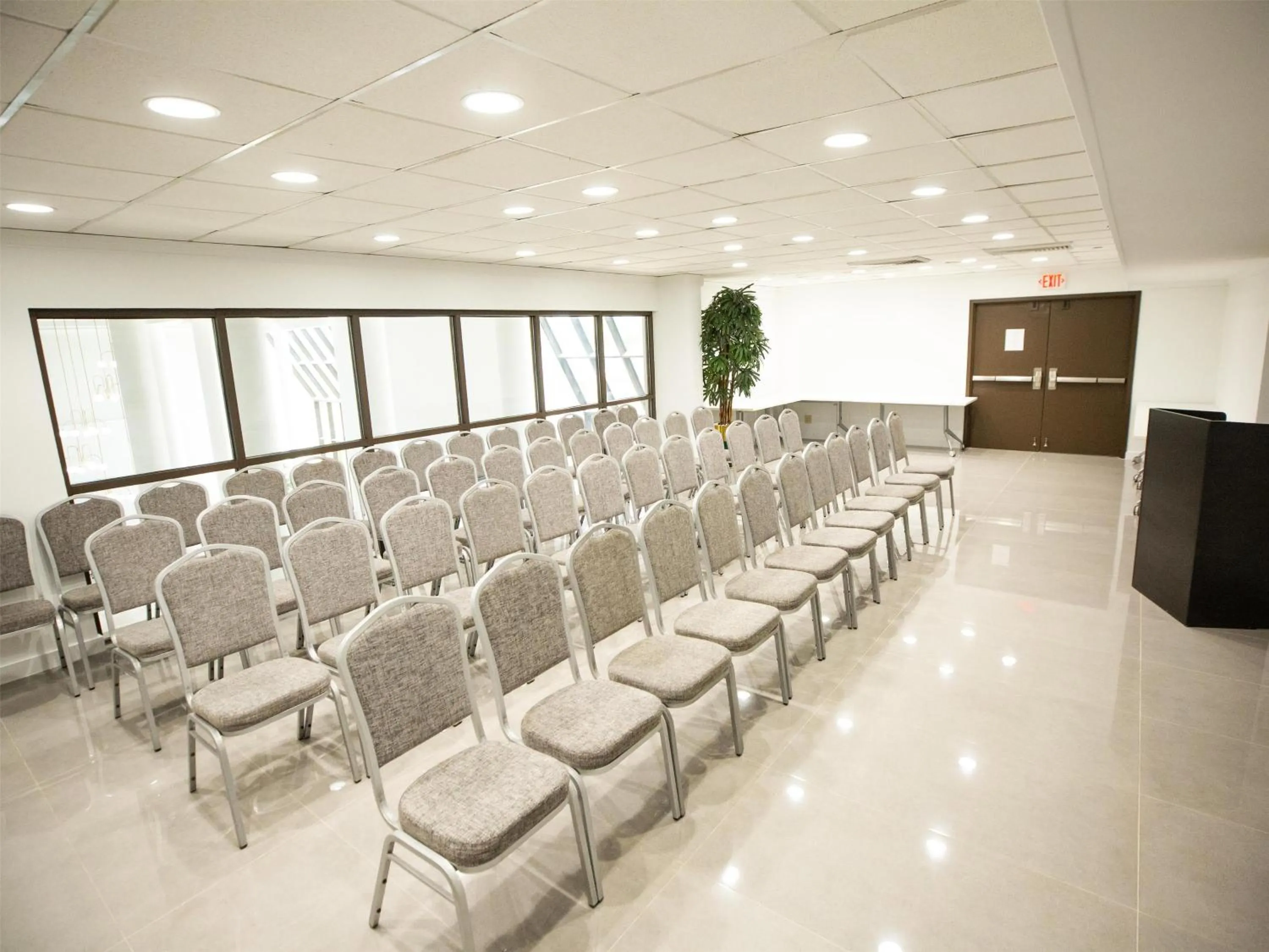 Meeting/conference room in Regency Miami Airport by Sonesta