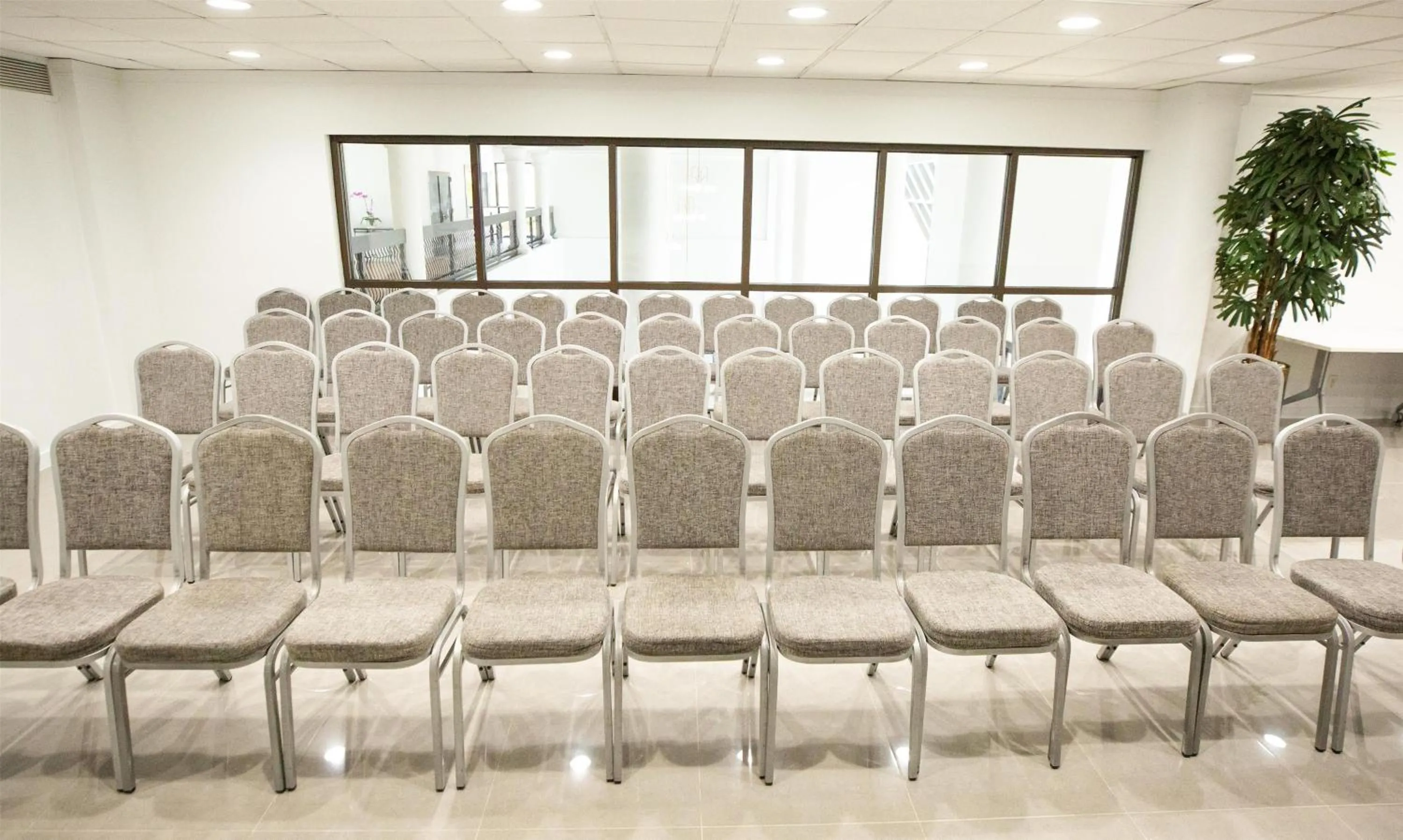 Meeting/conference room in Regency Miami Airport by Sonesta