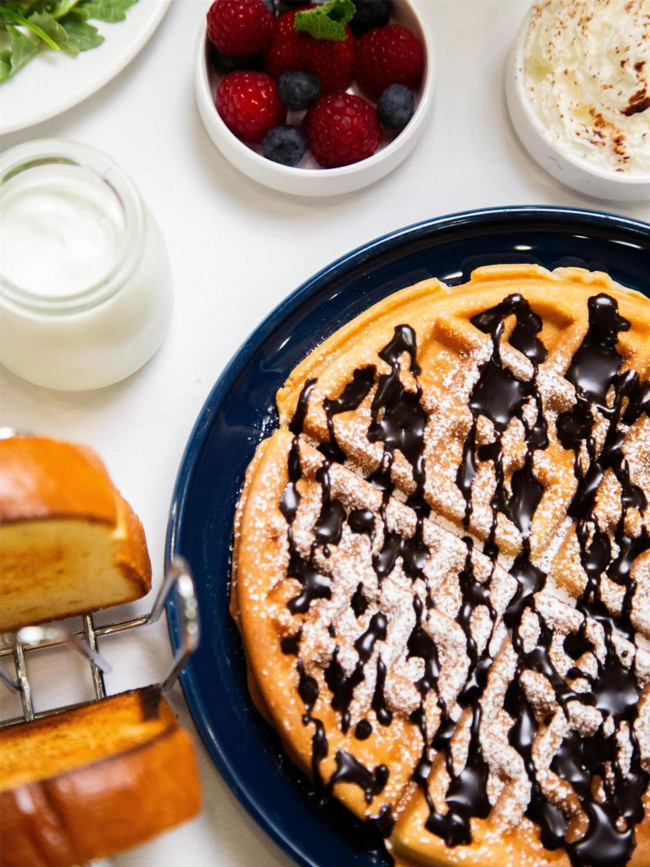 Food and drinks in Regency Miami Airport by Sonesta