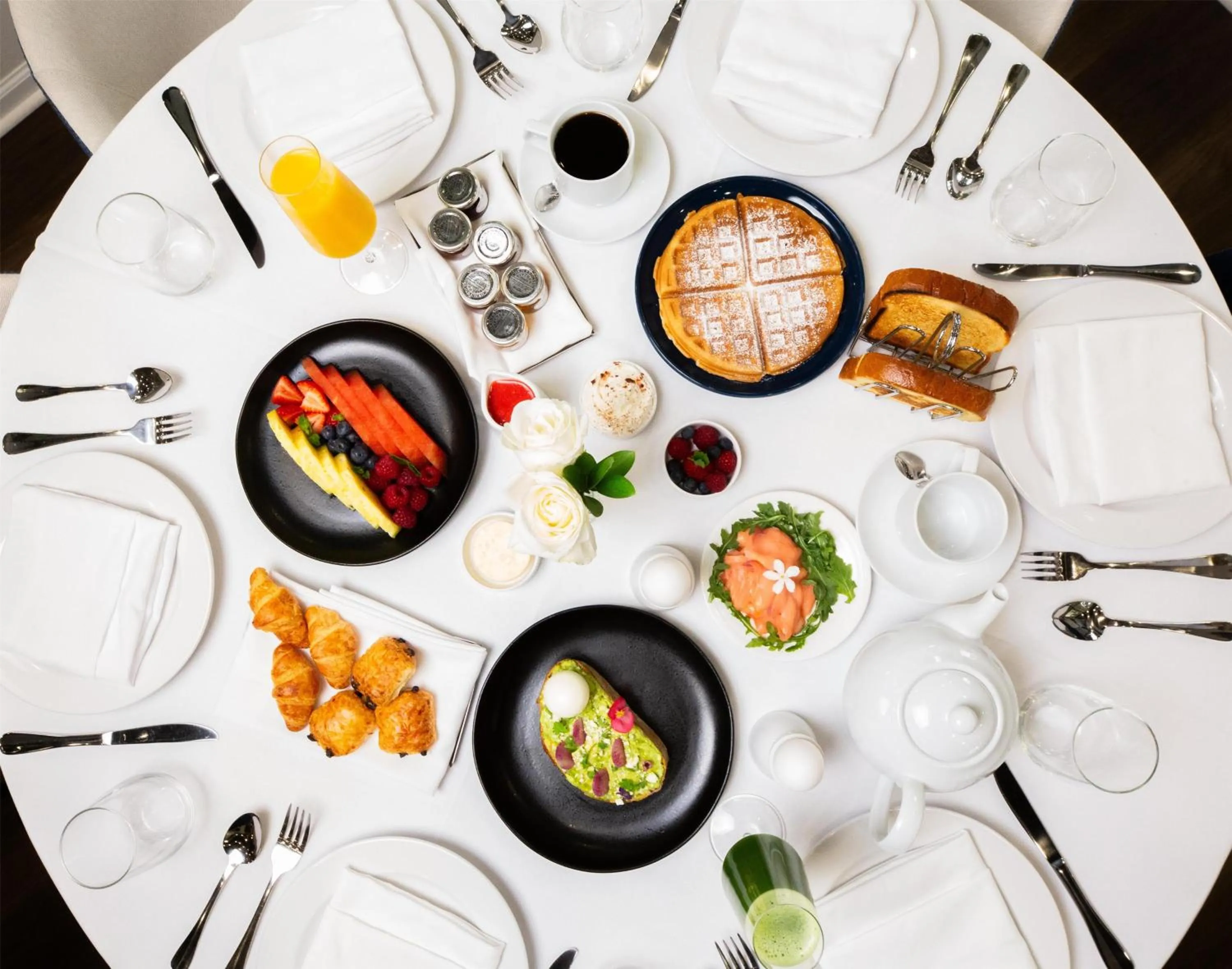 Food and drinks in Regency Miami Airport by Sonesta