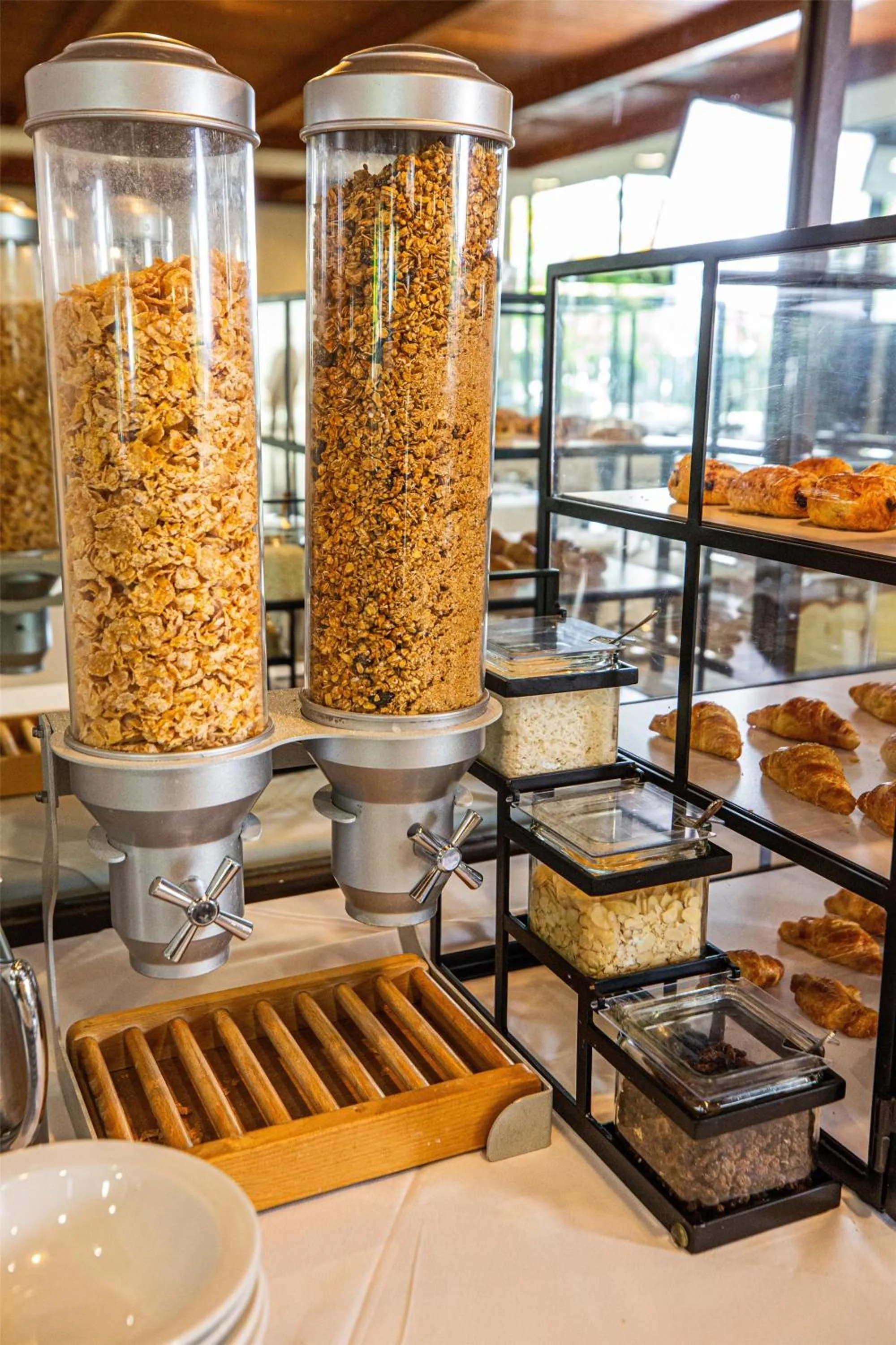 Breakfast in Regency Miami Airport by Sonesta