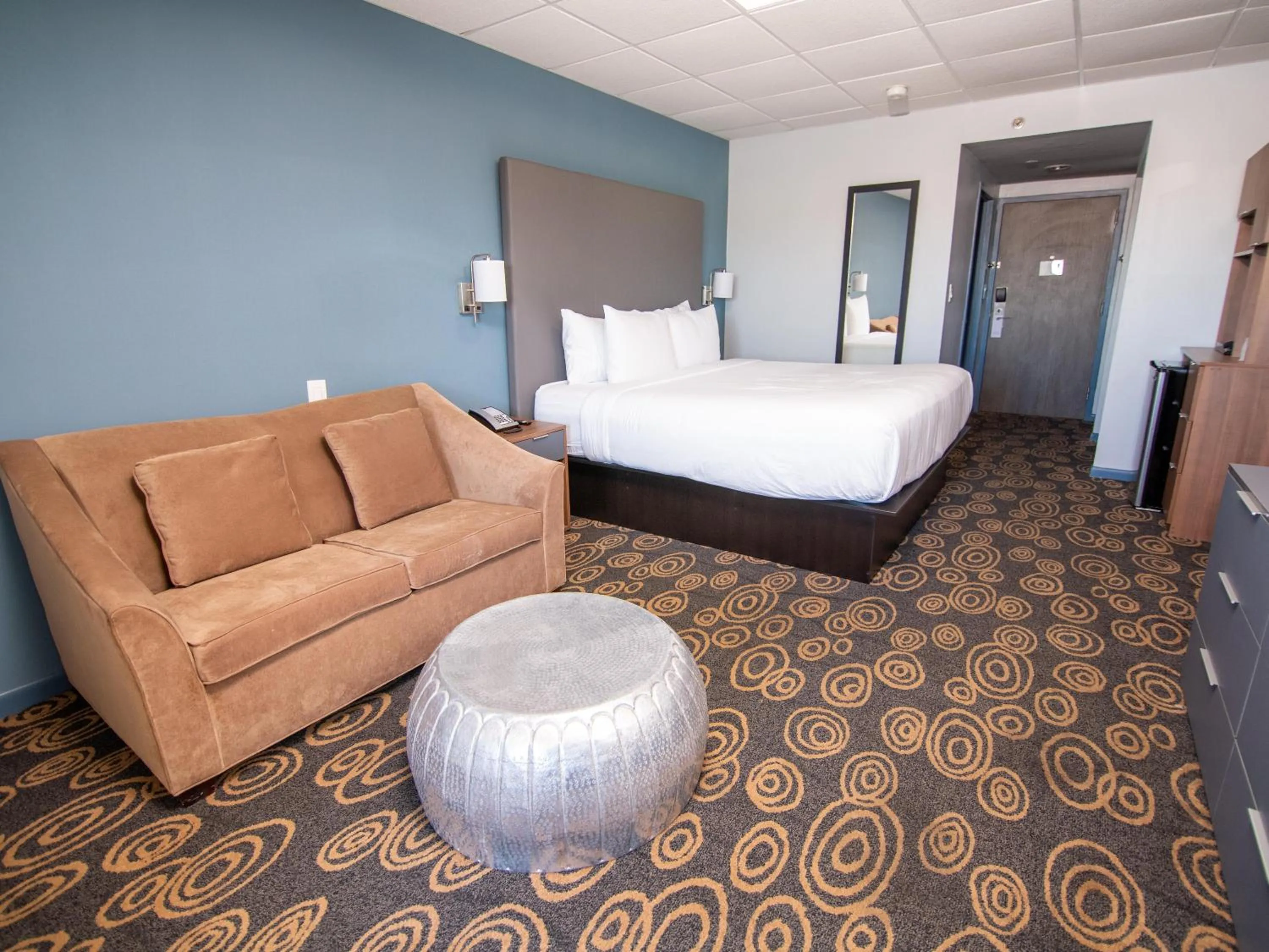 Bedroom, Bed in Regency Miami Airport by Sonesta