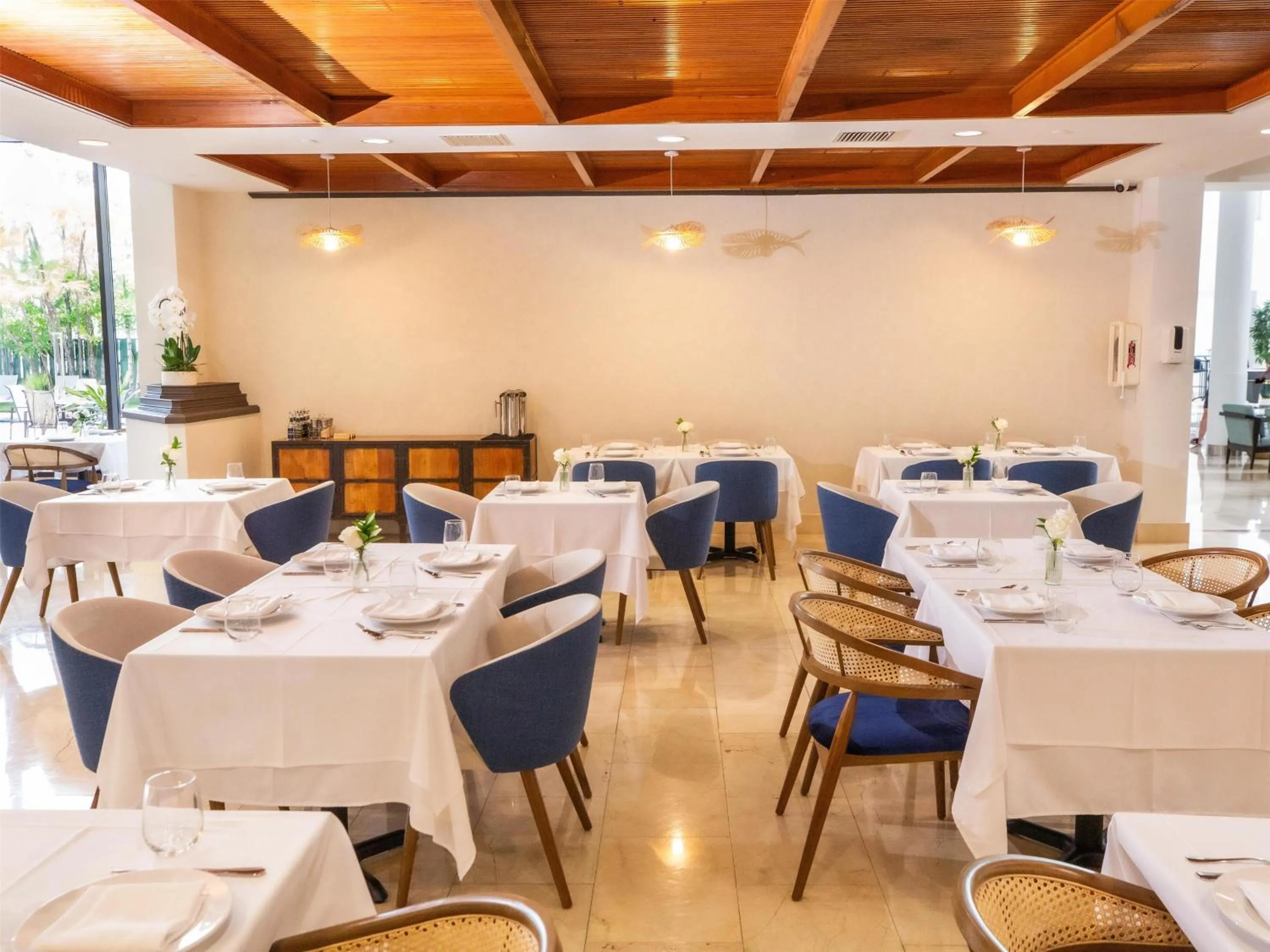 Restaurant/places to eat in Regency Miami Airport by Sonesta