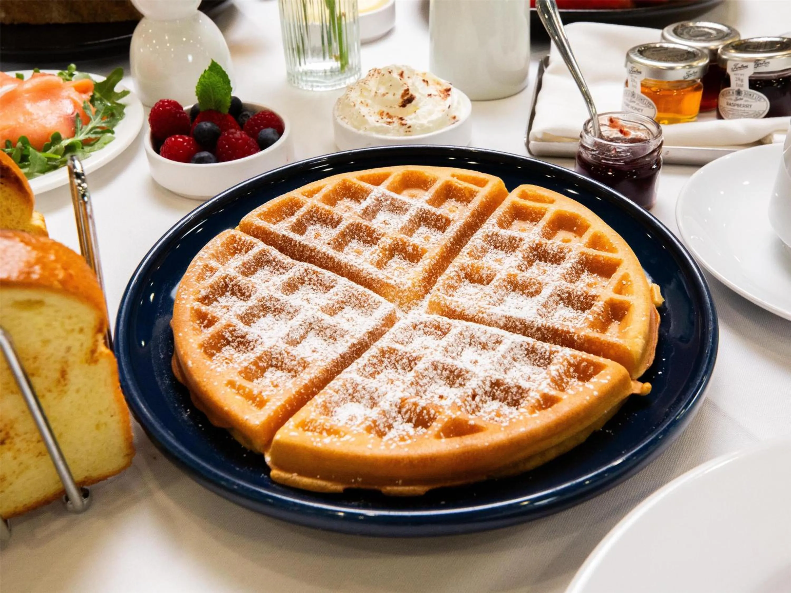 Food and drinks in Regency Miami Airport by Sonesta