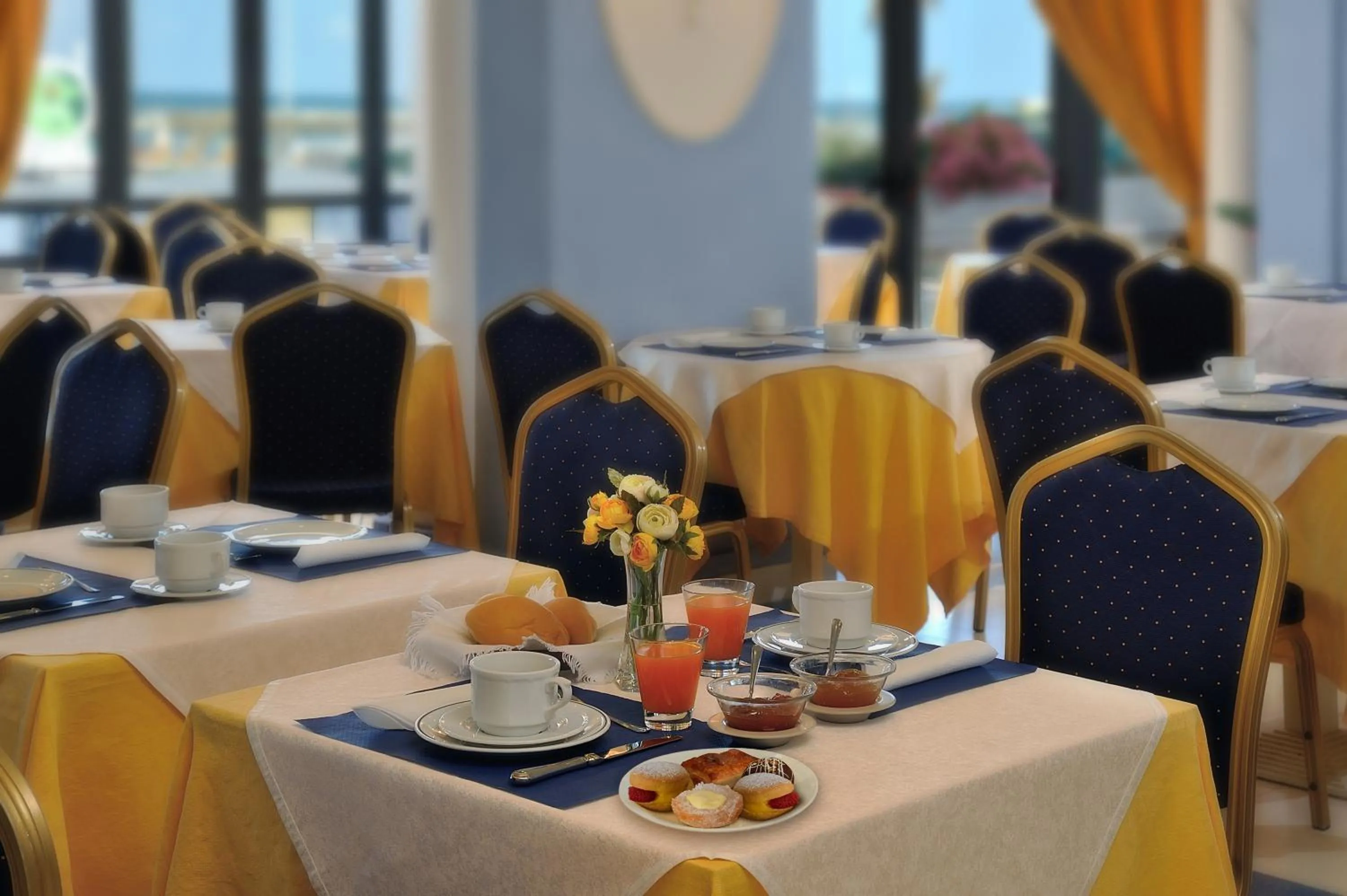 Breakfast in Hotel Bridge